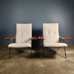 Pair Of Matching Robin Day For Hille 1952 Reclining Lounge Chairs Mid Century