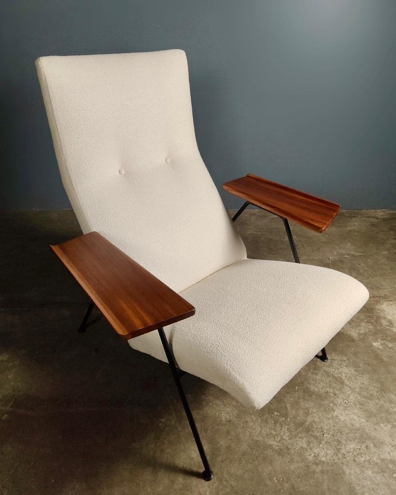 Pair Of Matching Robin Day For Hille 1952 Reclining Lounge Chairs Mid Century In Excellent Condition In Cambridge, GB