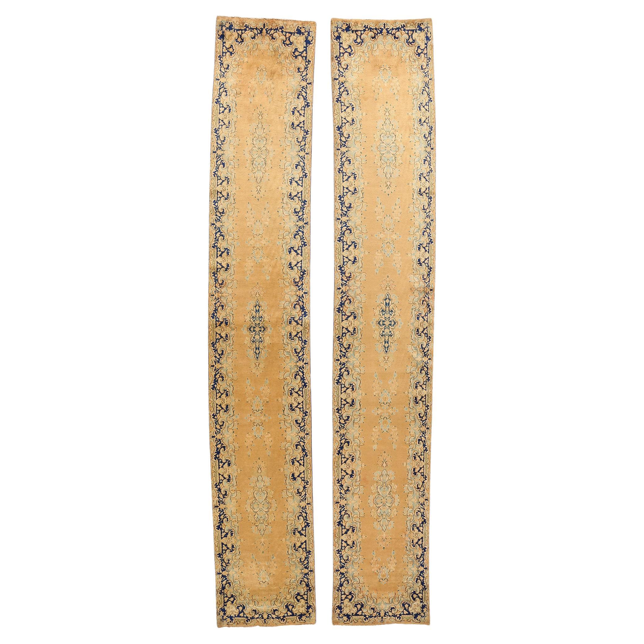 Paire de tapis de Kerman persans vintage assortis