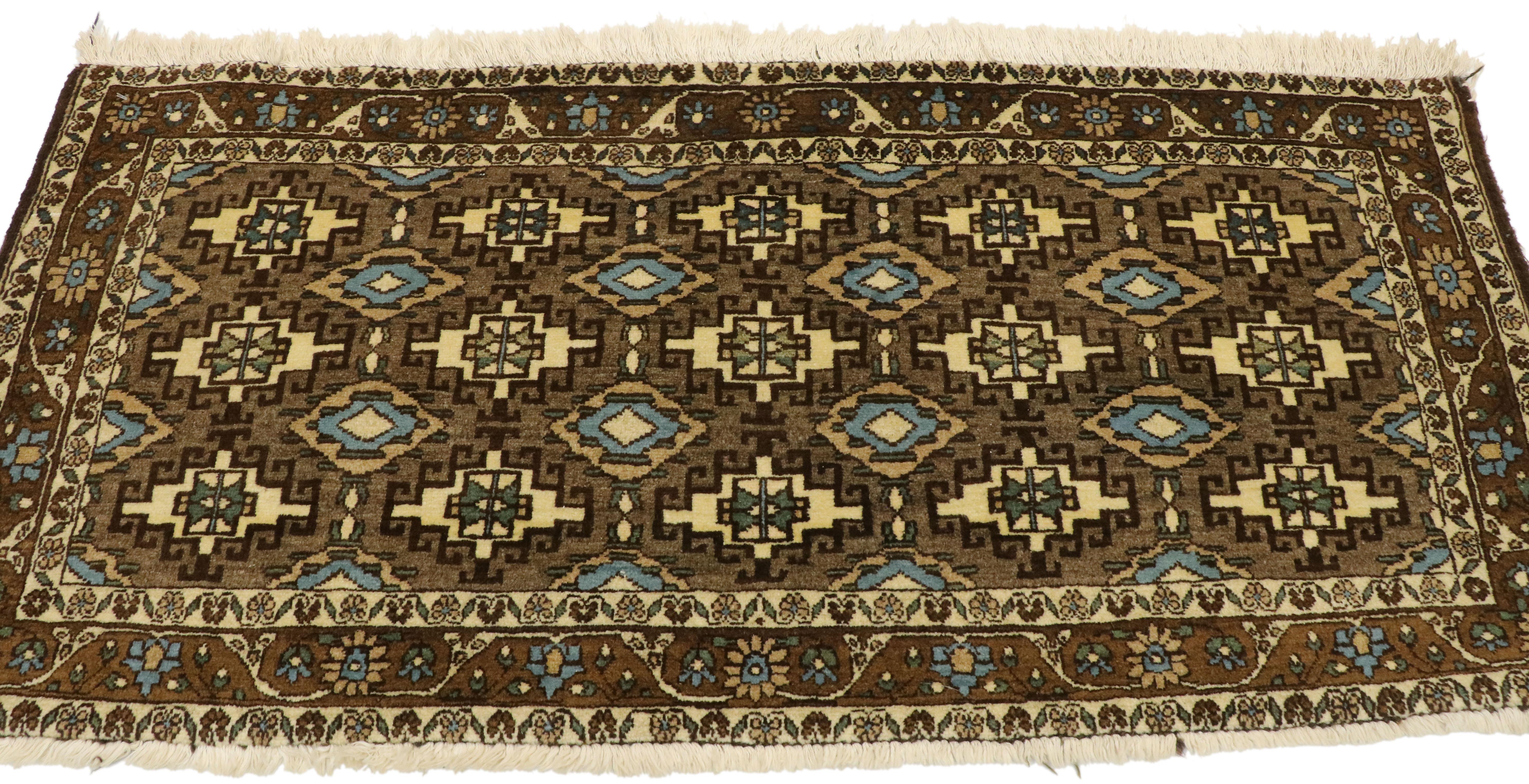 Paar passende persische Mashhad-Teppiche im Mid-Century-Modern-Stil im Angebot 3
