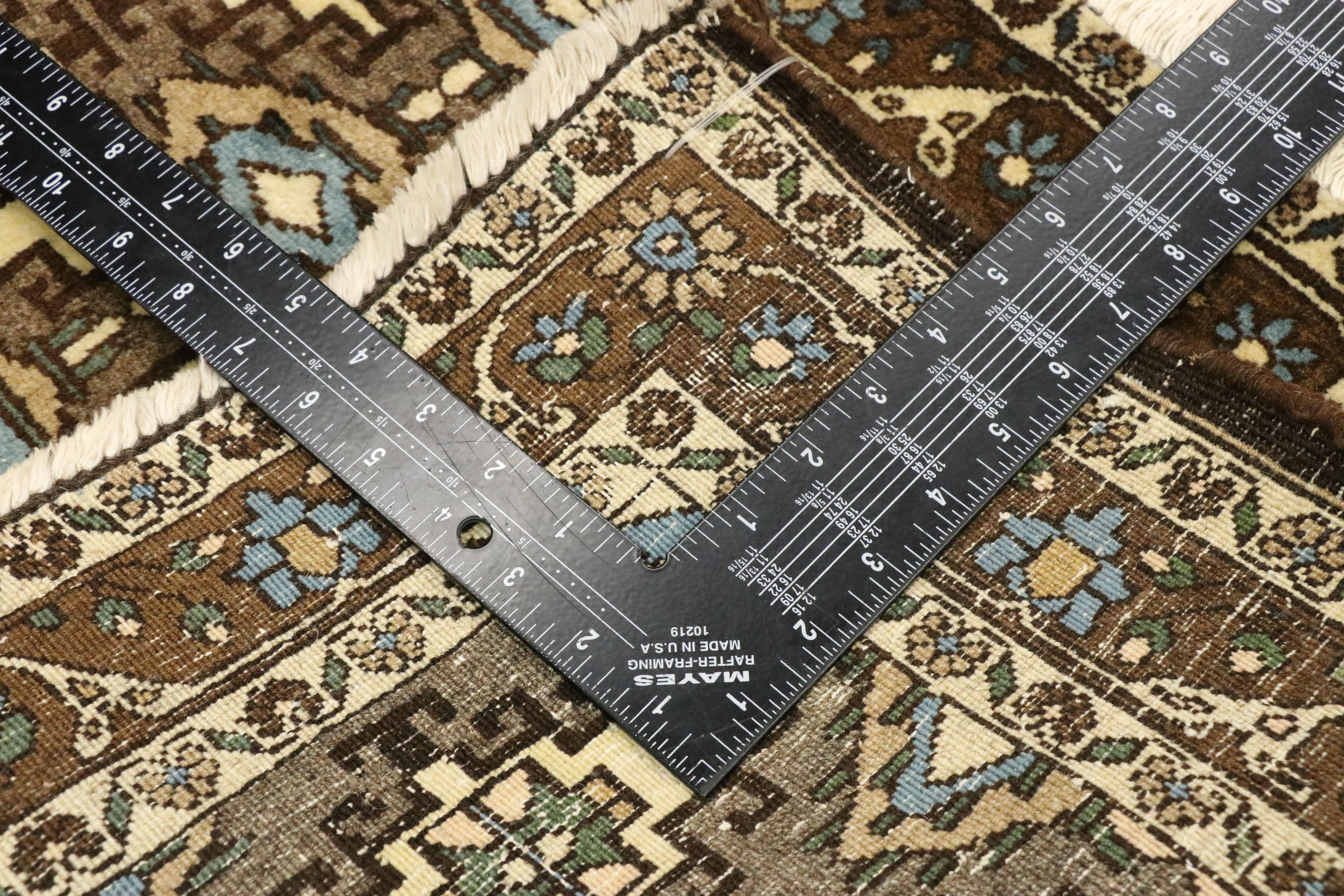 Paar passende persische Mashhad-Teppiche im Mid-Century-Modern-Stil im Angebot 5