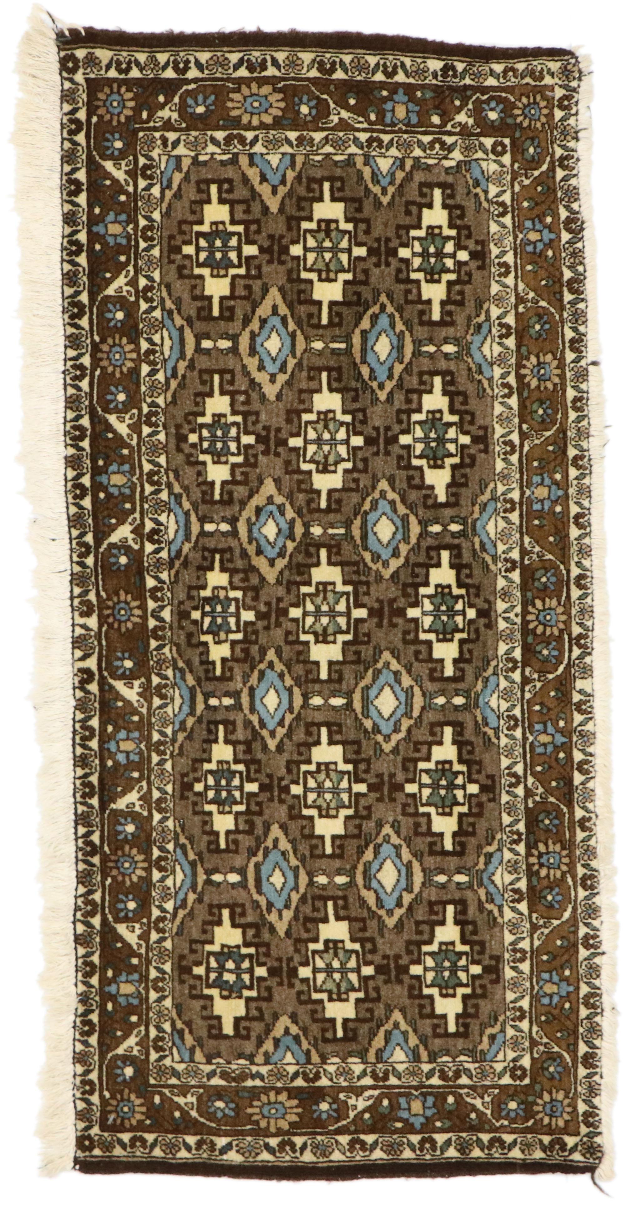 Paar passende persische Mashhad-Teppiche im Mid-Century-Modern-Stil im Angebot 9