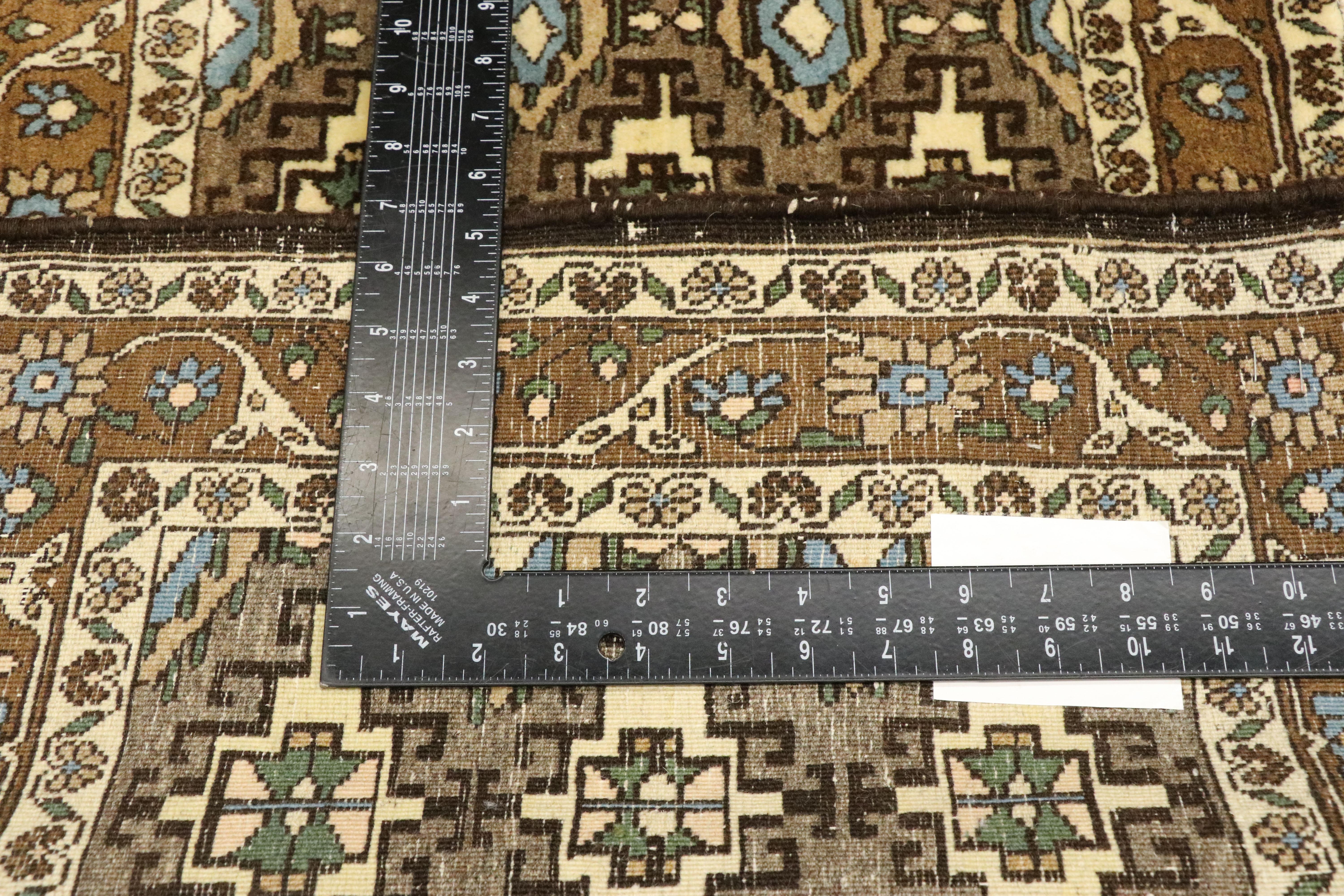Paar passende persische Mashhad-Teppiche im Mid-Century-Modern-Stil (Handgeknüpft) im Angebot
