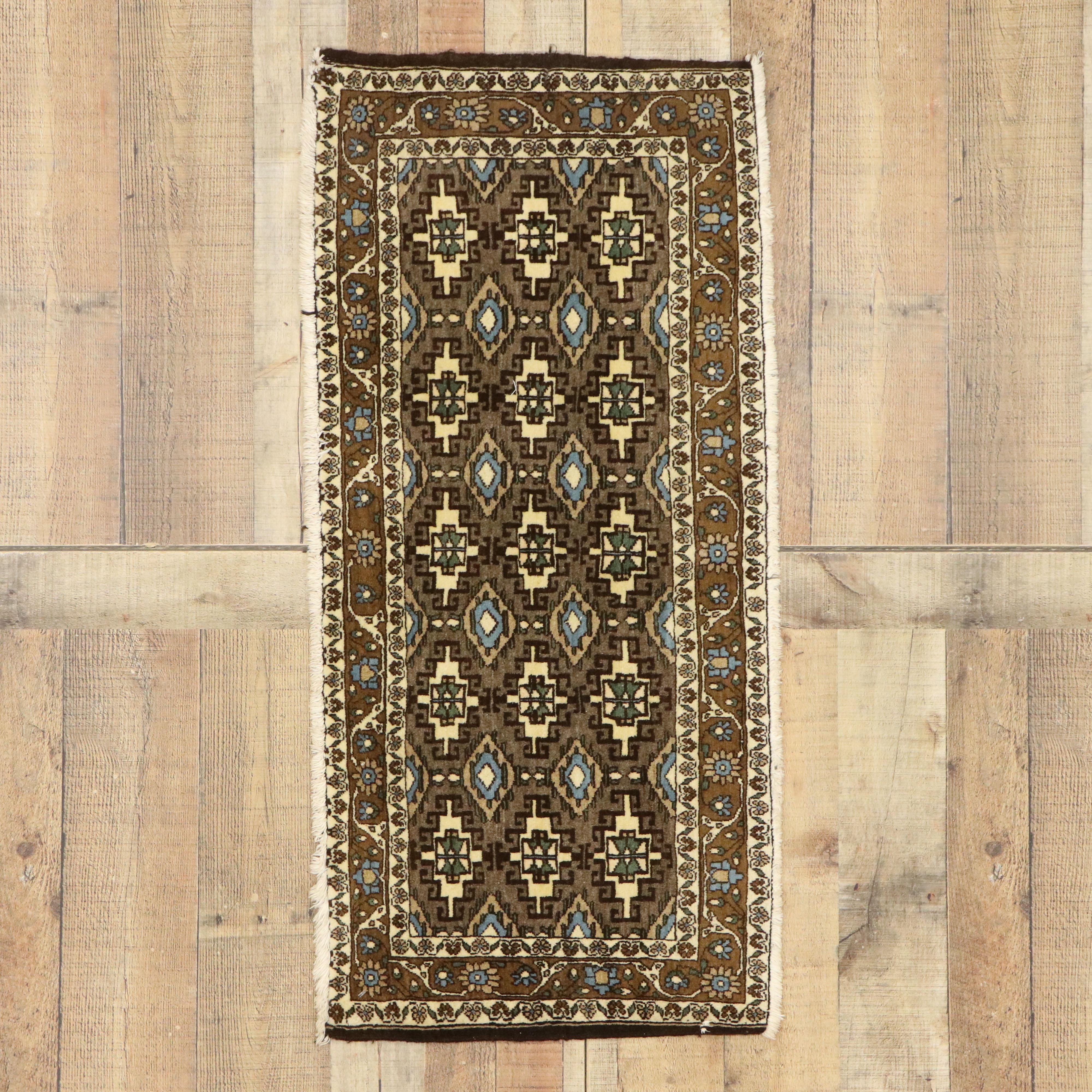 Paar passende persische Mashhad-Teppiche im Mid-Century-Modern-Stil (Wolle) im Angebot