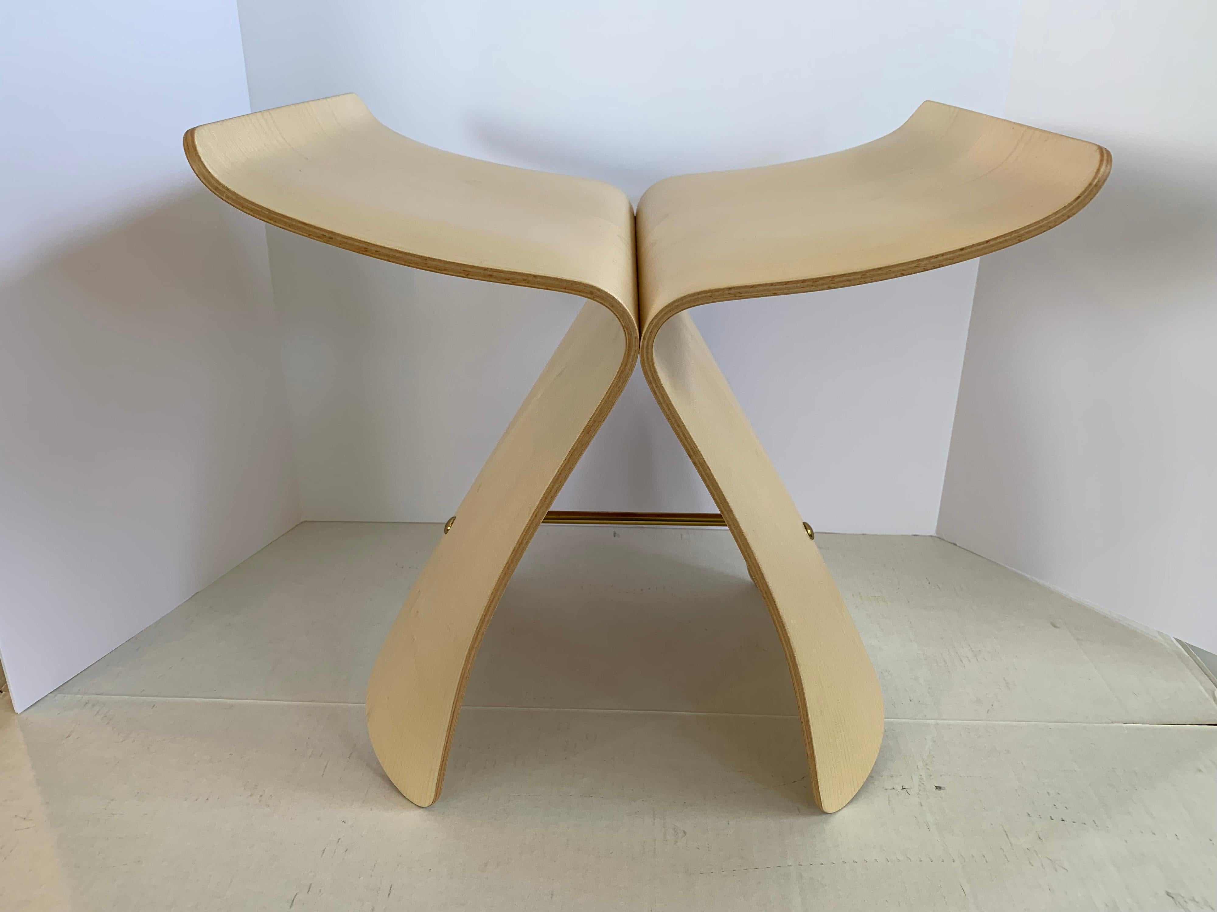 Pair of Matching Vitra Signed Butterfly Stools Stands in Maple by Sori Yanagi 7