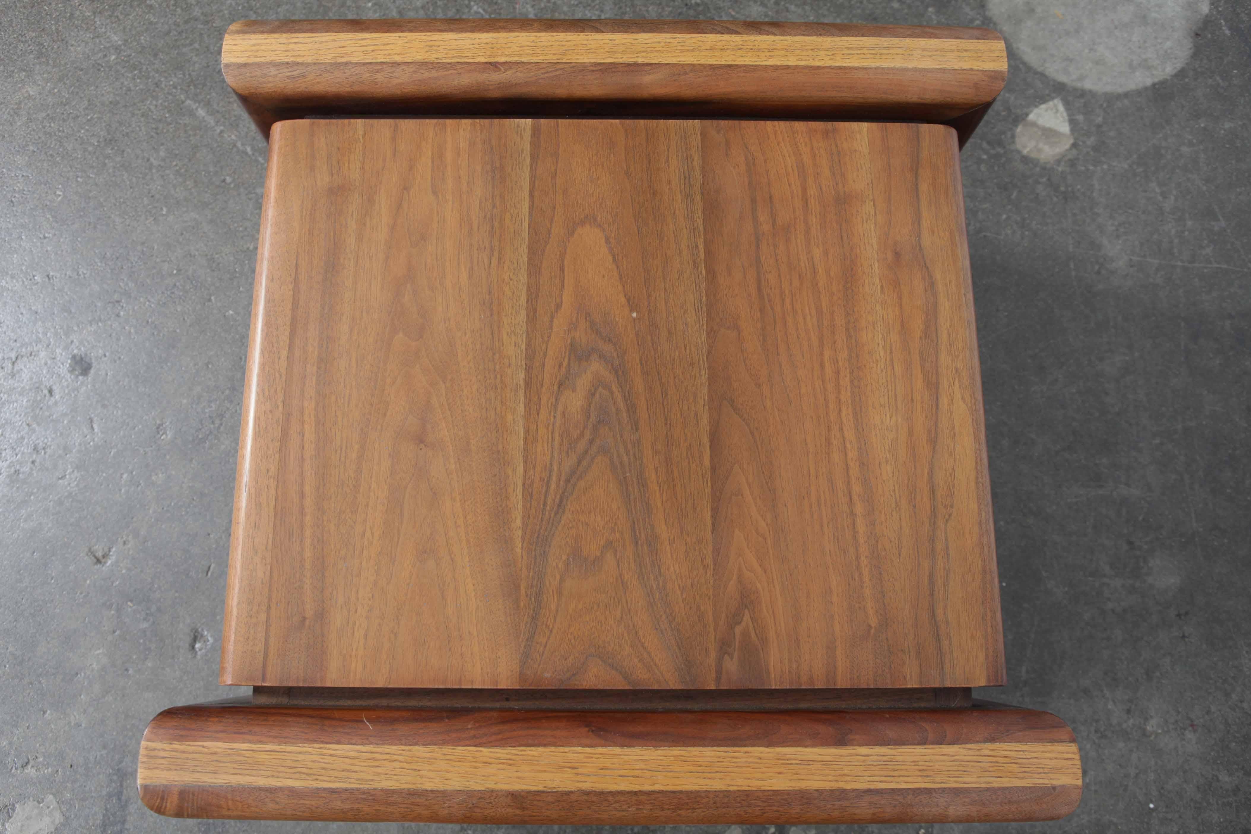 Late 20th Century Pair of Matching Walnut 1970s American End Tables For Sale