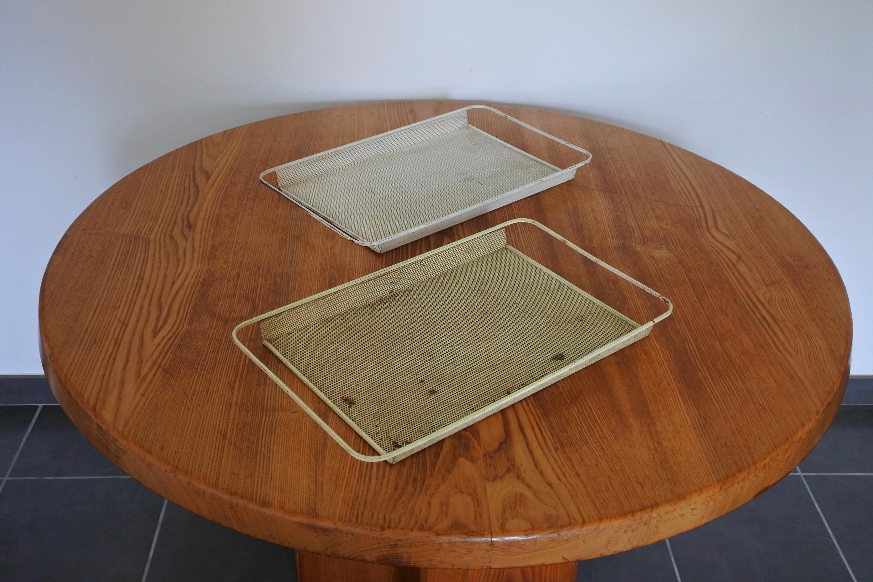 Pair of Mathieu Mategot trays.
Perforated lacquered metal.
Original condition.