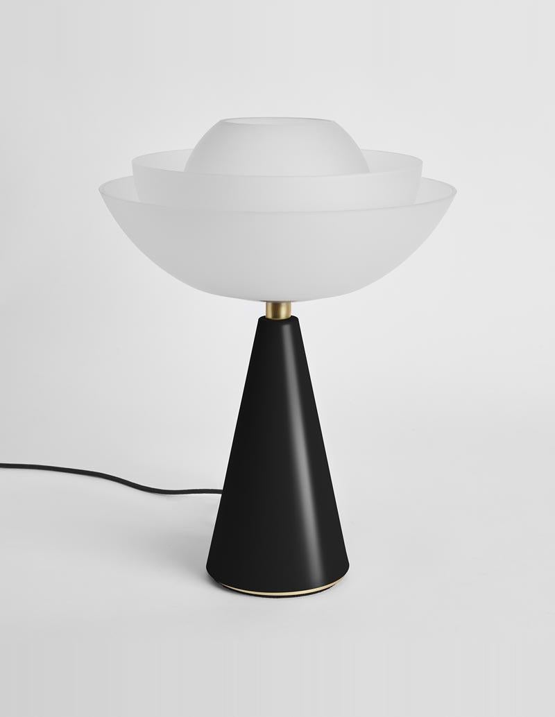 Pair of Matte Lotus Table Lamps by Mason Editions In New Condition For Sale In Geneve, CH