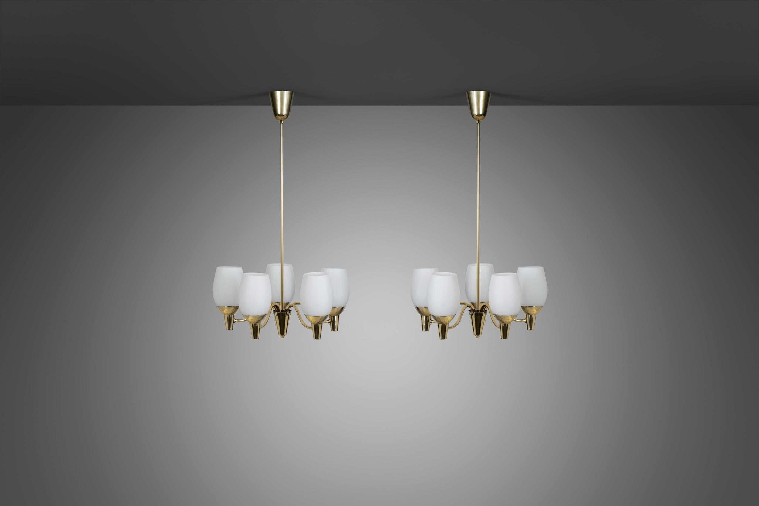 Mid-Century moderno Coppia di lampadari 