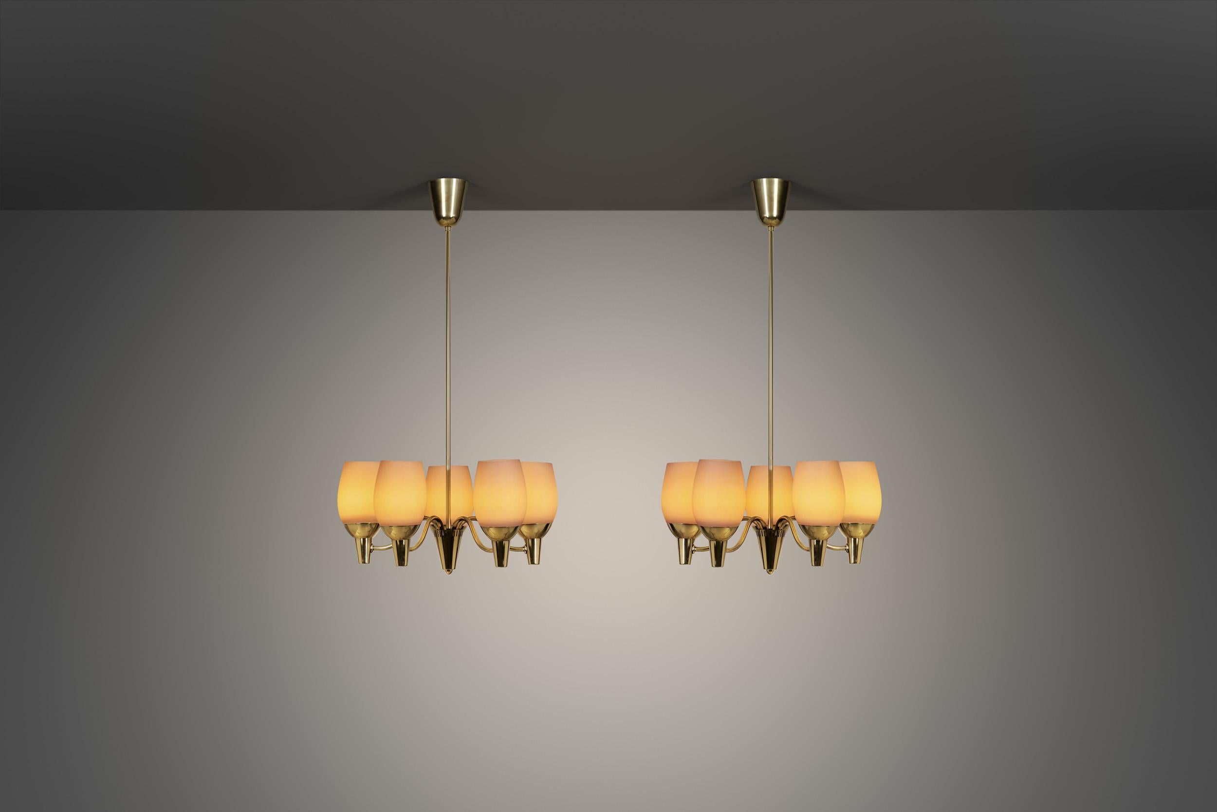 Finlandese Coppia di lampadari 