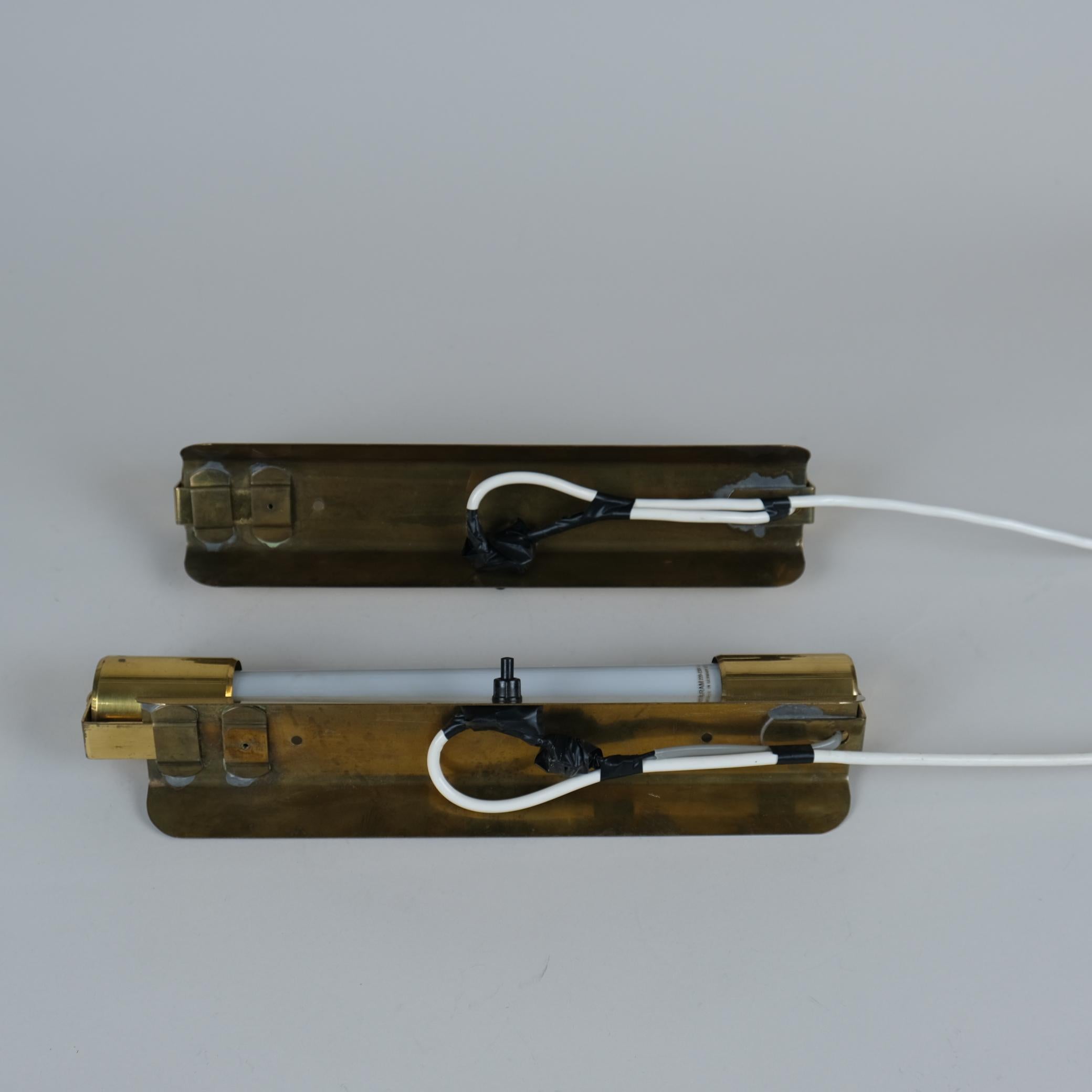 Paire d'appliques Mauri Almari Mauri modèle 71032 en laiton, Idman années 1950 en vente 9