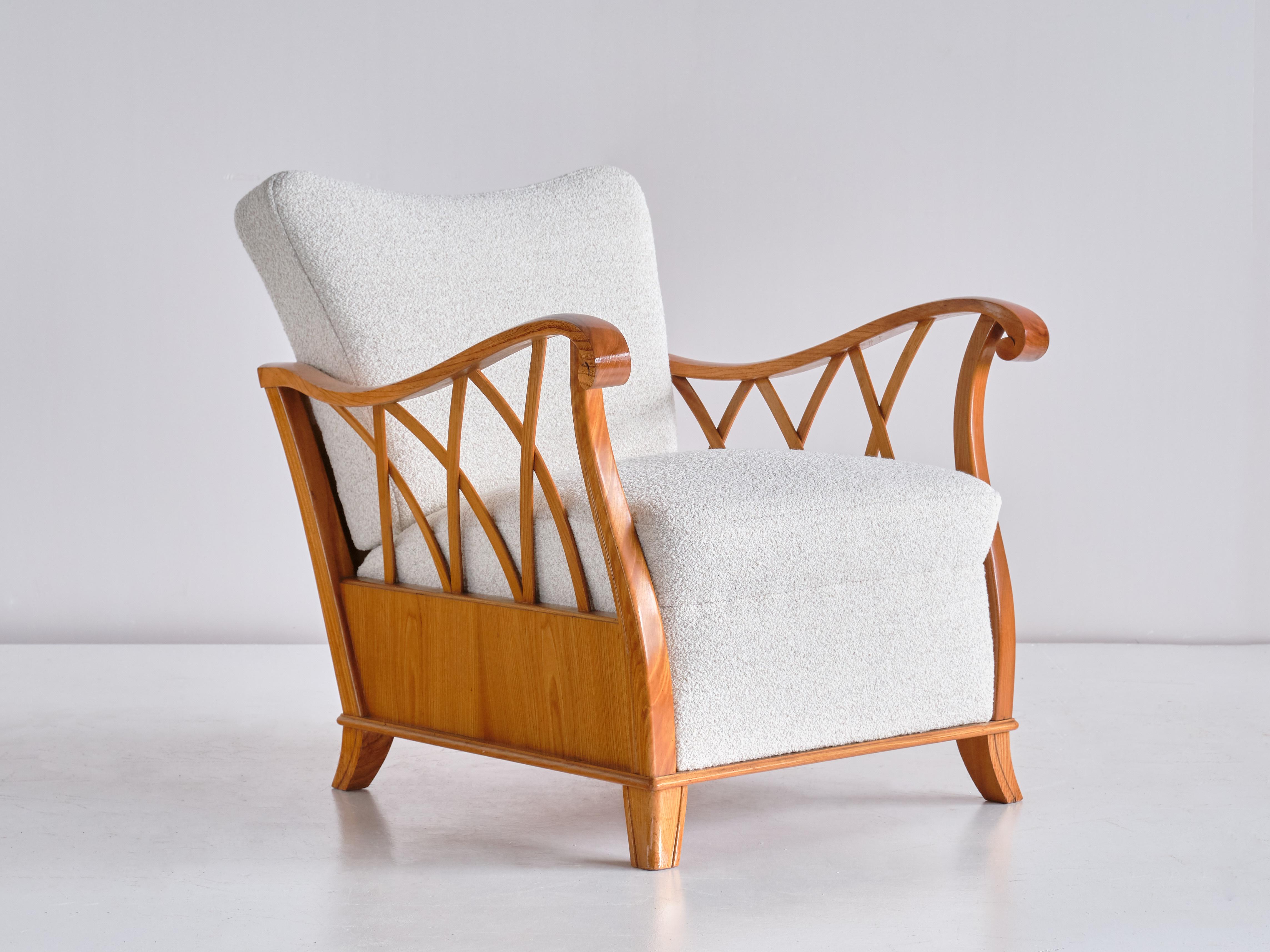 Pair of Maurizio Tempestini Armchairs in Elm and White Bouclé, Italy, 1940s In Good Condition In The Hague, NL