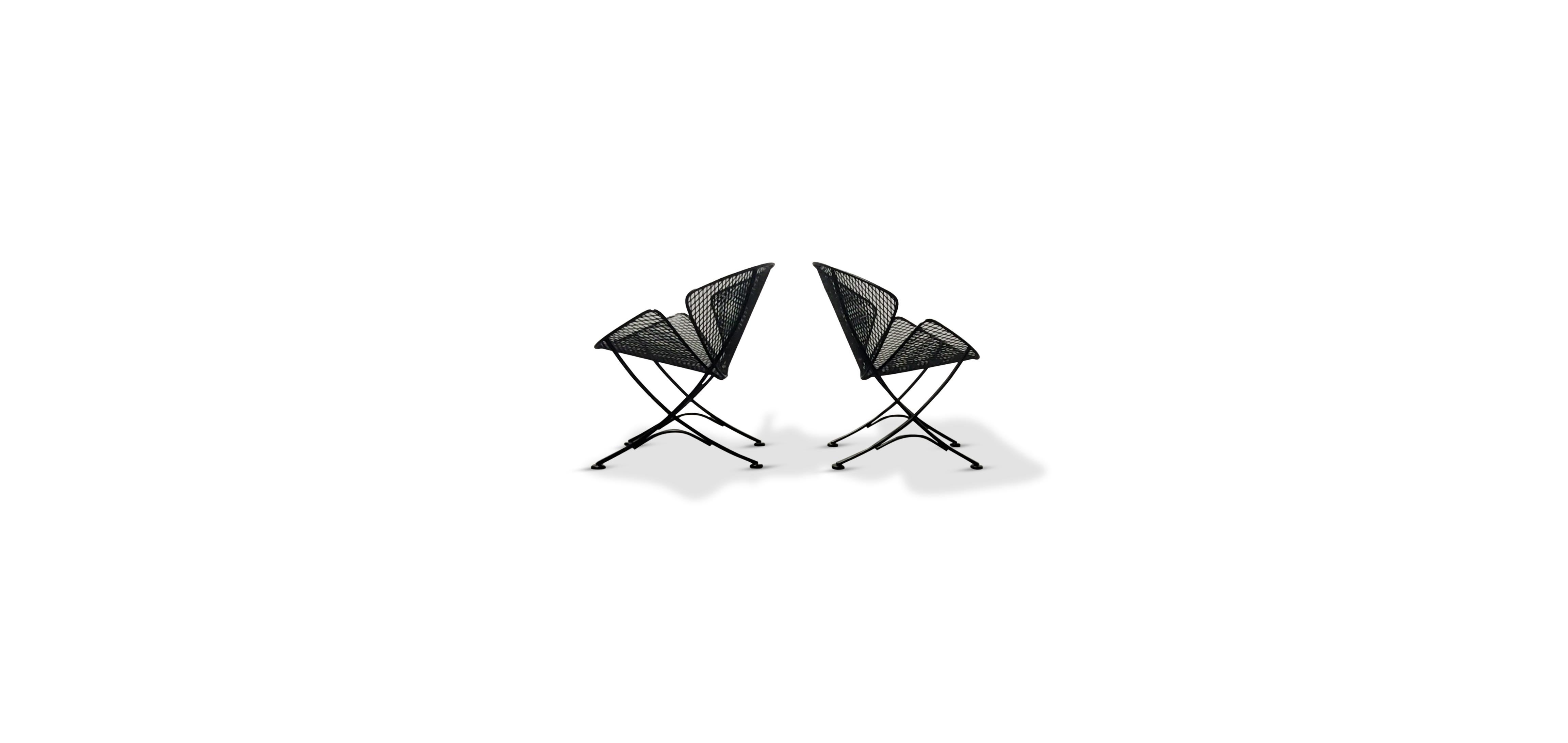 Mid-Century Modern Pair of Maurizio Tempestini for John Salterini 'Clam Shell' Chairs