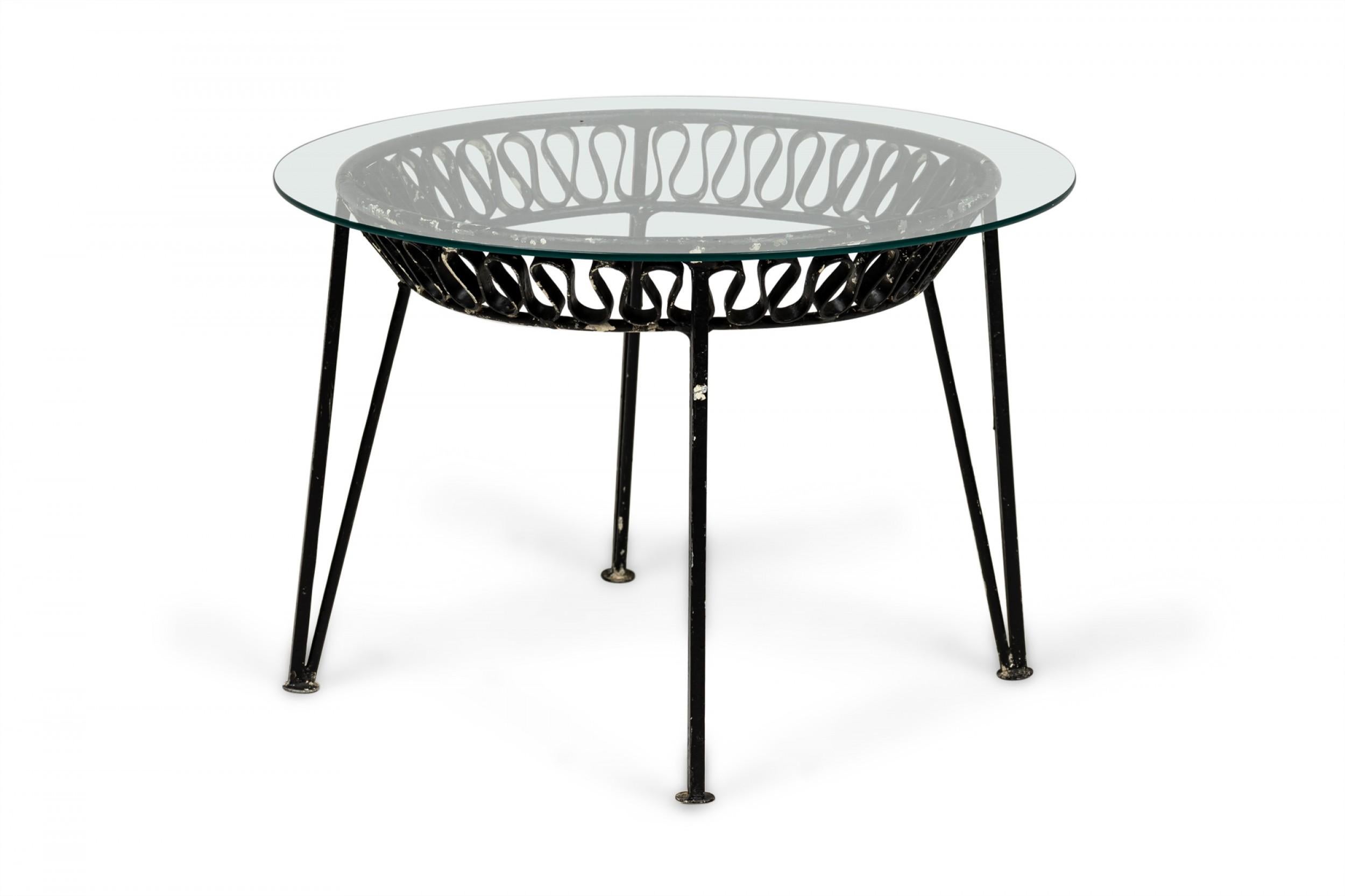 20ième siècle Paire de tables d'appoint circulaires en métal Maurizio Tempestini pour Salterini du milieu du siècle dernier  en vente