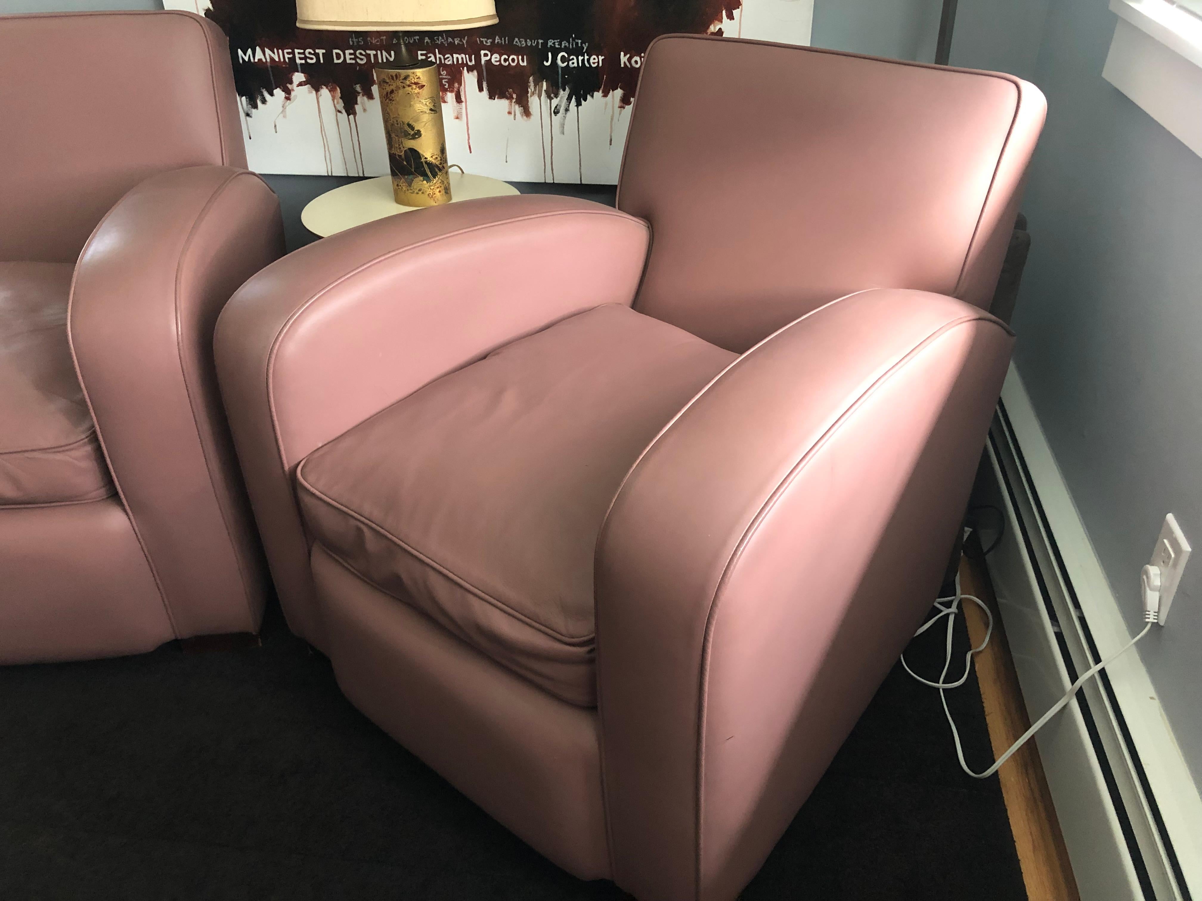 Pair of Mauve Modern Art Deco Style Leather Club Armchairs (set of 2) Art Decó en venta