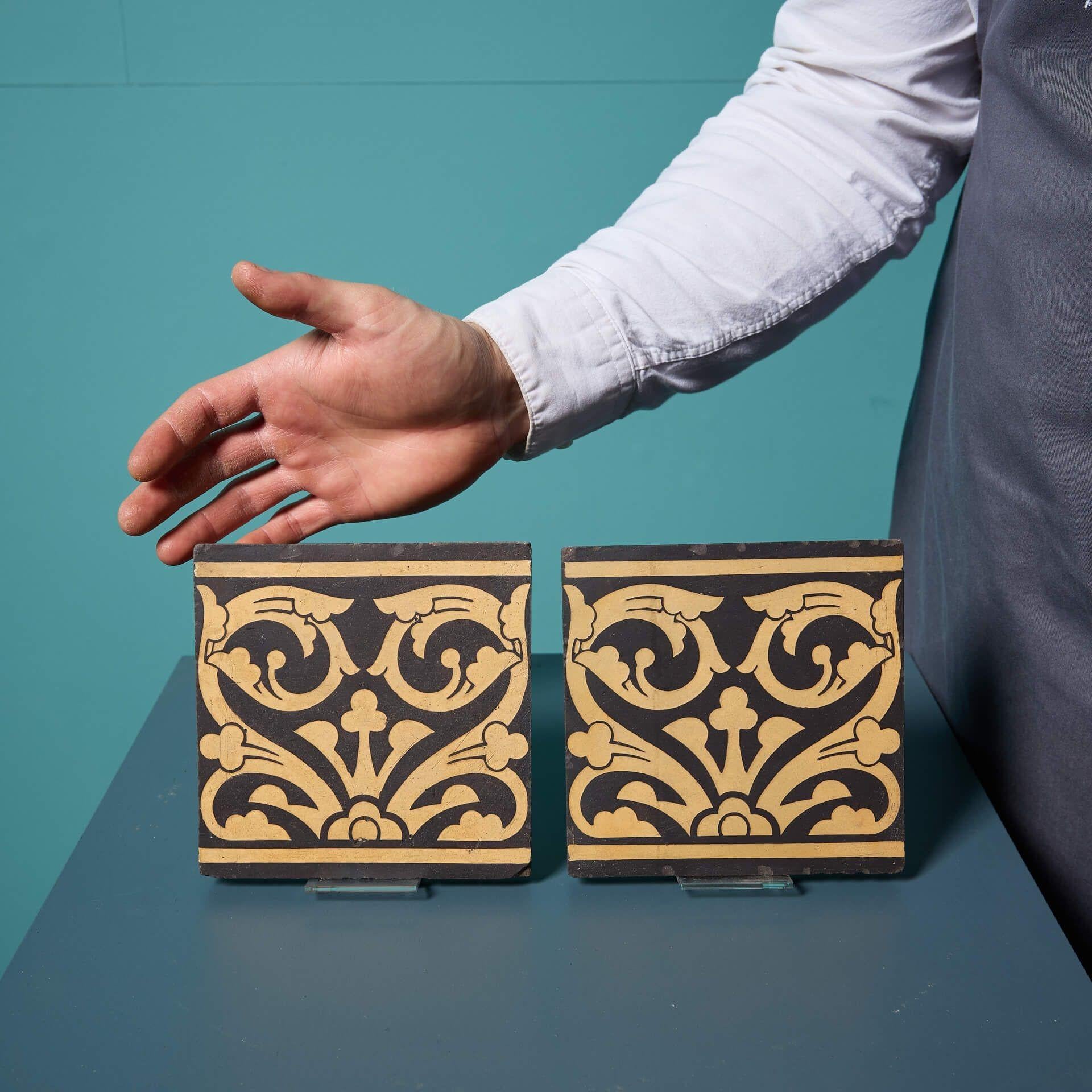Paar Maw & Co Encaustic Dekorative Kacheln (Viktorianisch) im Angebot