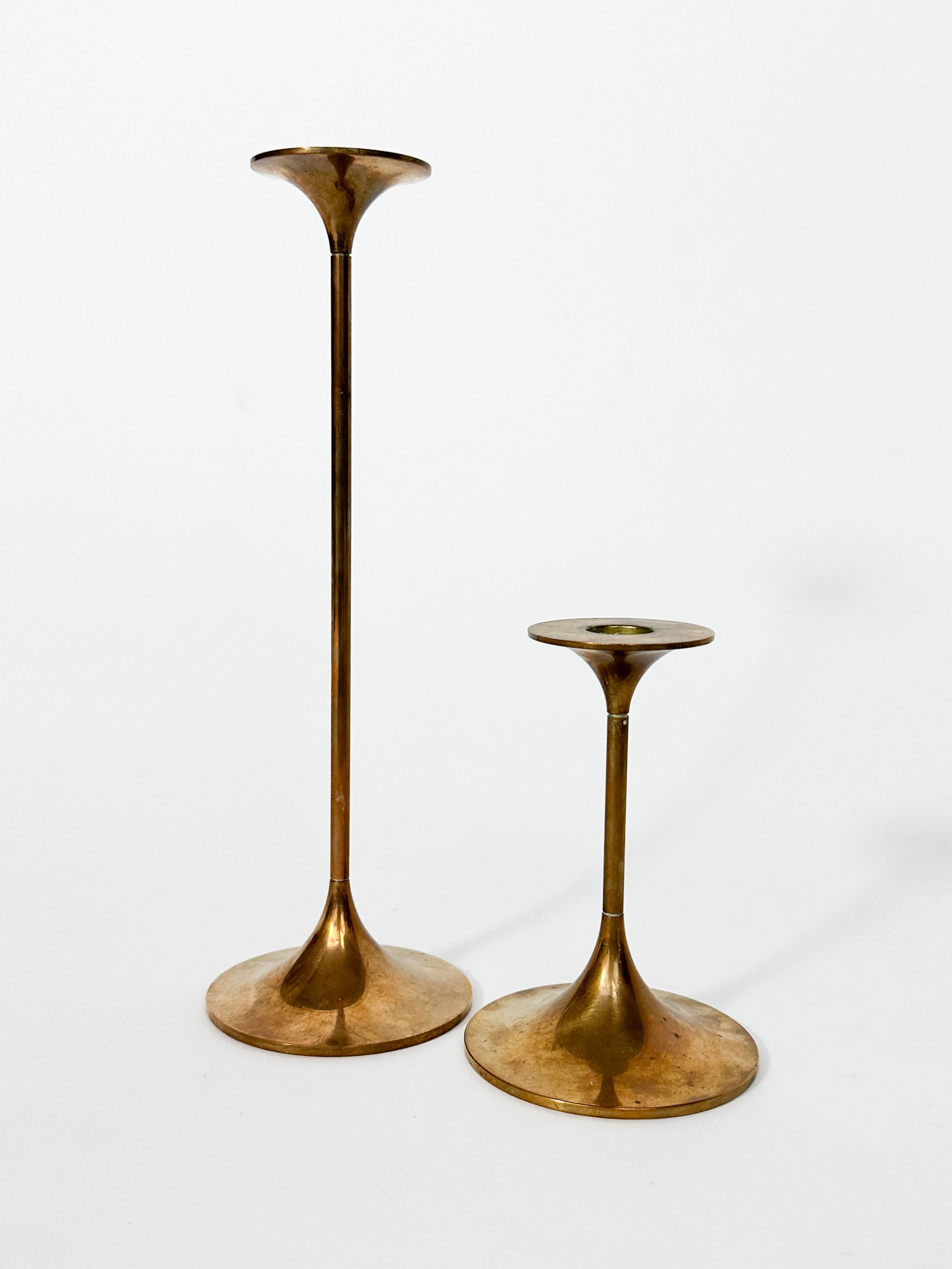 Pair of Max Brüel ‚Hi-Fi‘ candle sticks, designed in 1962 for Torben Ørskov, made in Denmark. 

Solid brass with a beautiful patina. Both marked. 

Height: 27 cm, 13 cm
Diameter: 9 cm


About the designer
Max Brüel (1927-1995) was a Danish