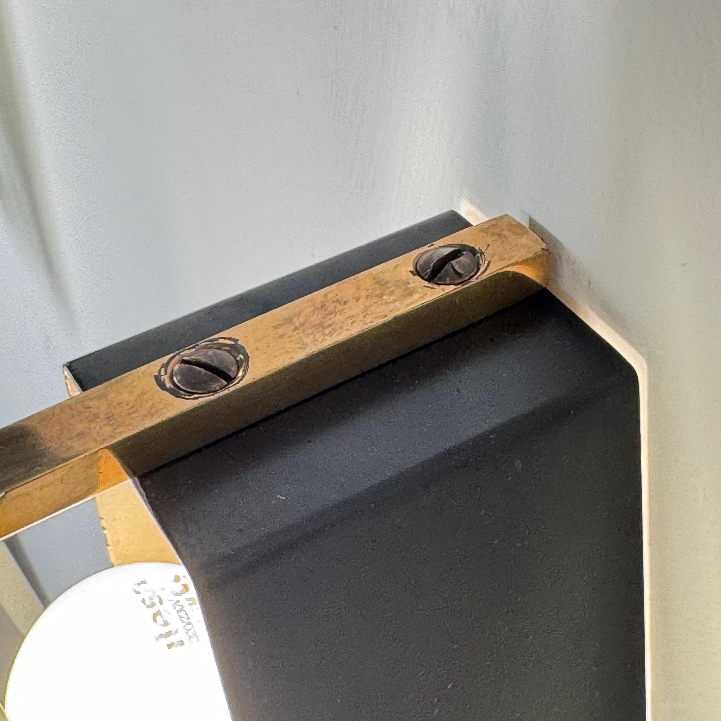 Pair of Max Ingrand Model 1943 Wall Lights in Frosted and Bevelled Glass, 1950s en venta 2