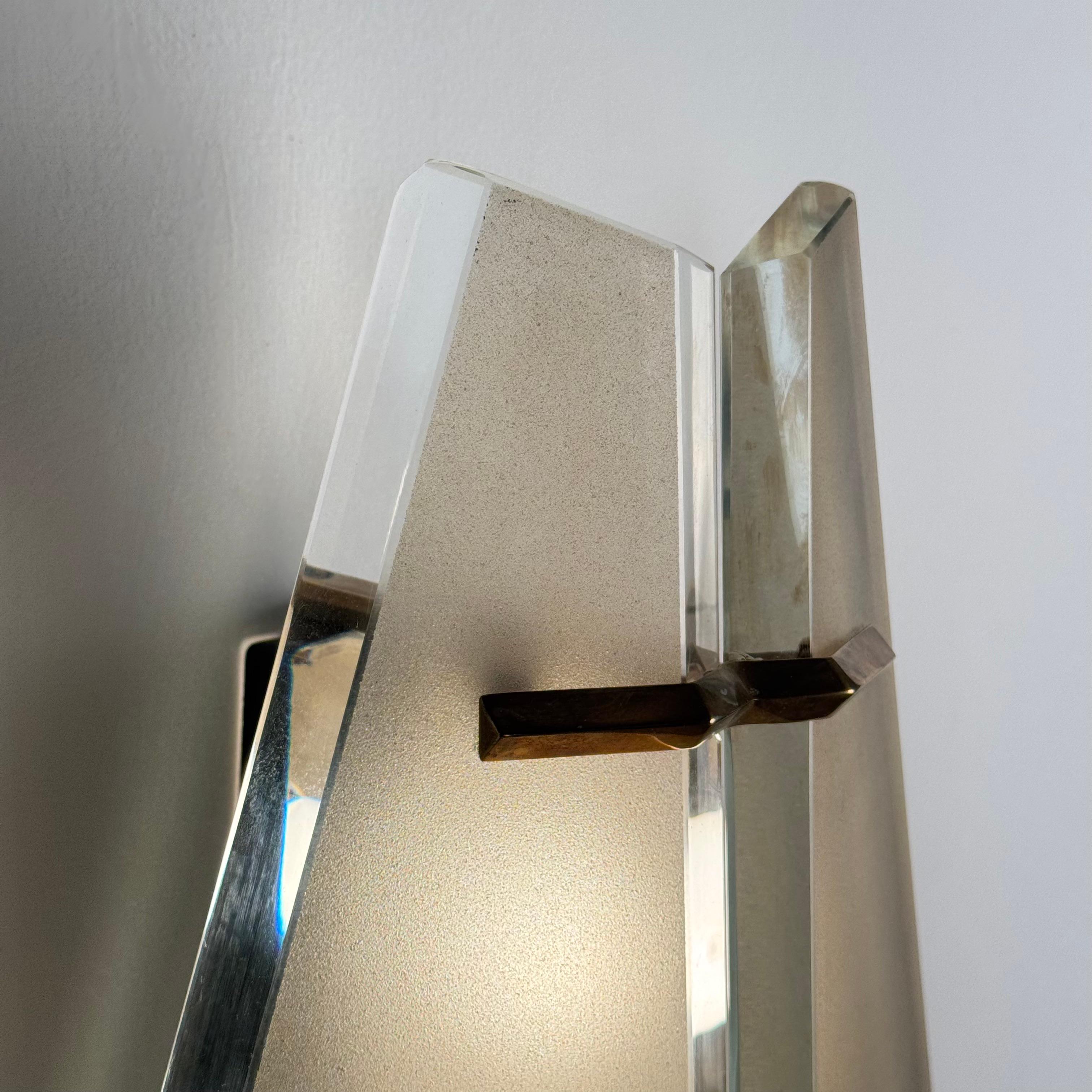 Pair of Max Ingrand Model 1943 Wall Lights in Frosted and Bevelled Glass, 1950s en venta 6