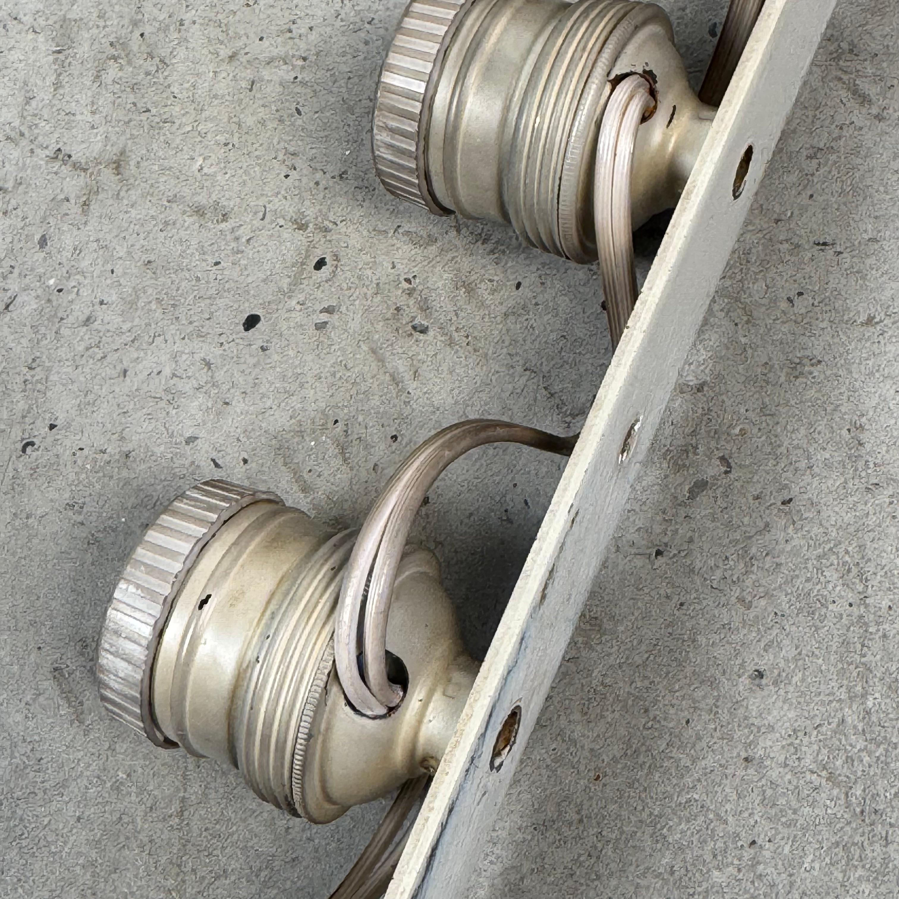 Pair of Max Ingrand Model 1943 Wall Lights in Frosted and Bevelled Glass, 1950s en venta 12