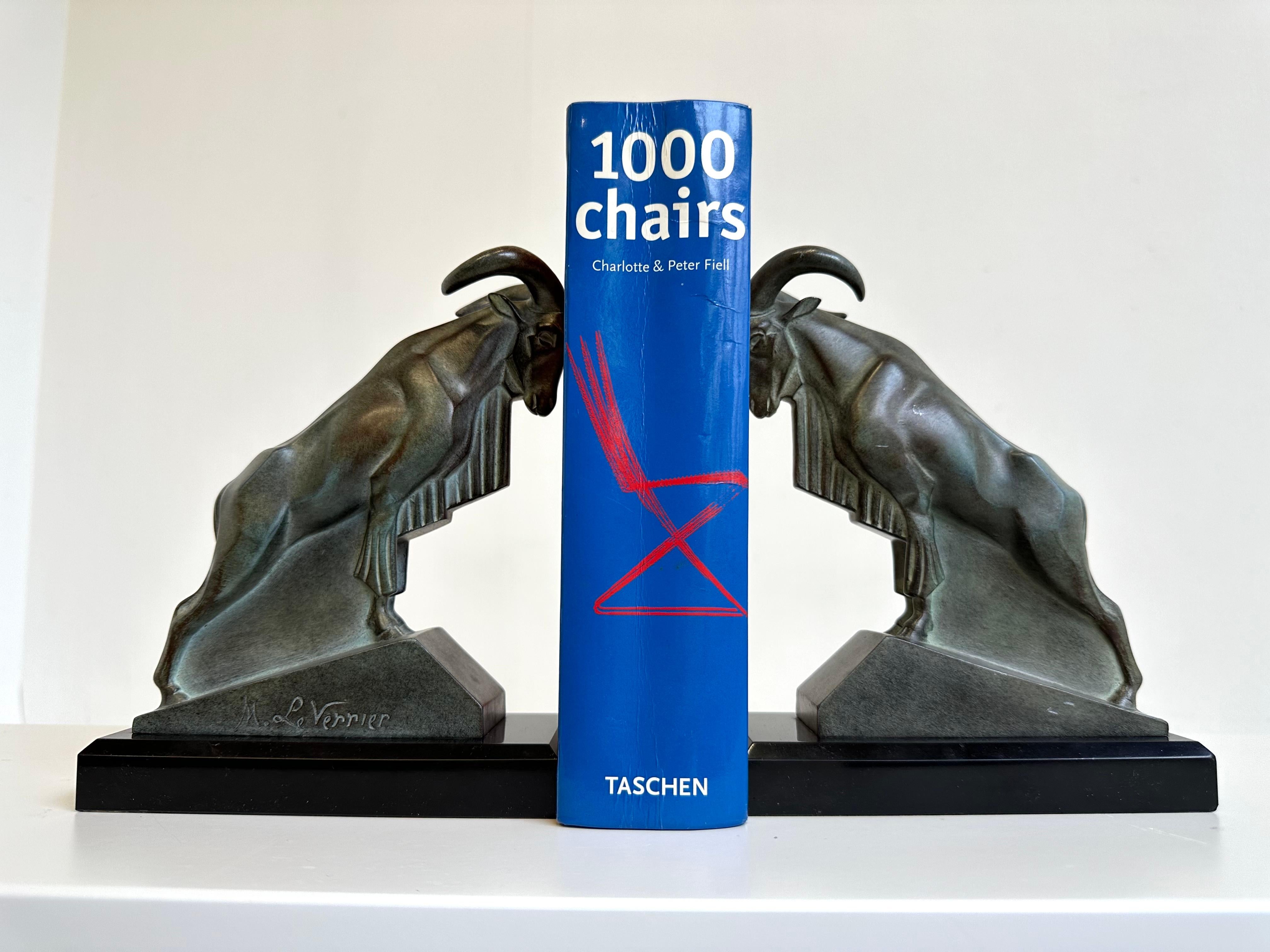 Pair of Max Le Verrier “Mouflon” Art Deco Bookends Original 1930 Black Marble In Good Condition For Sale In Ijzendijke, NL