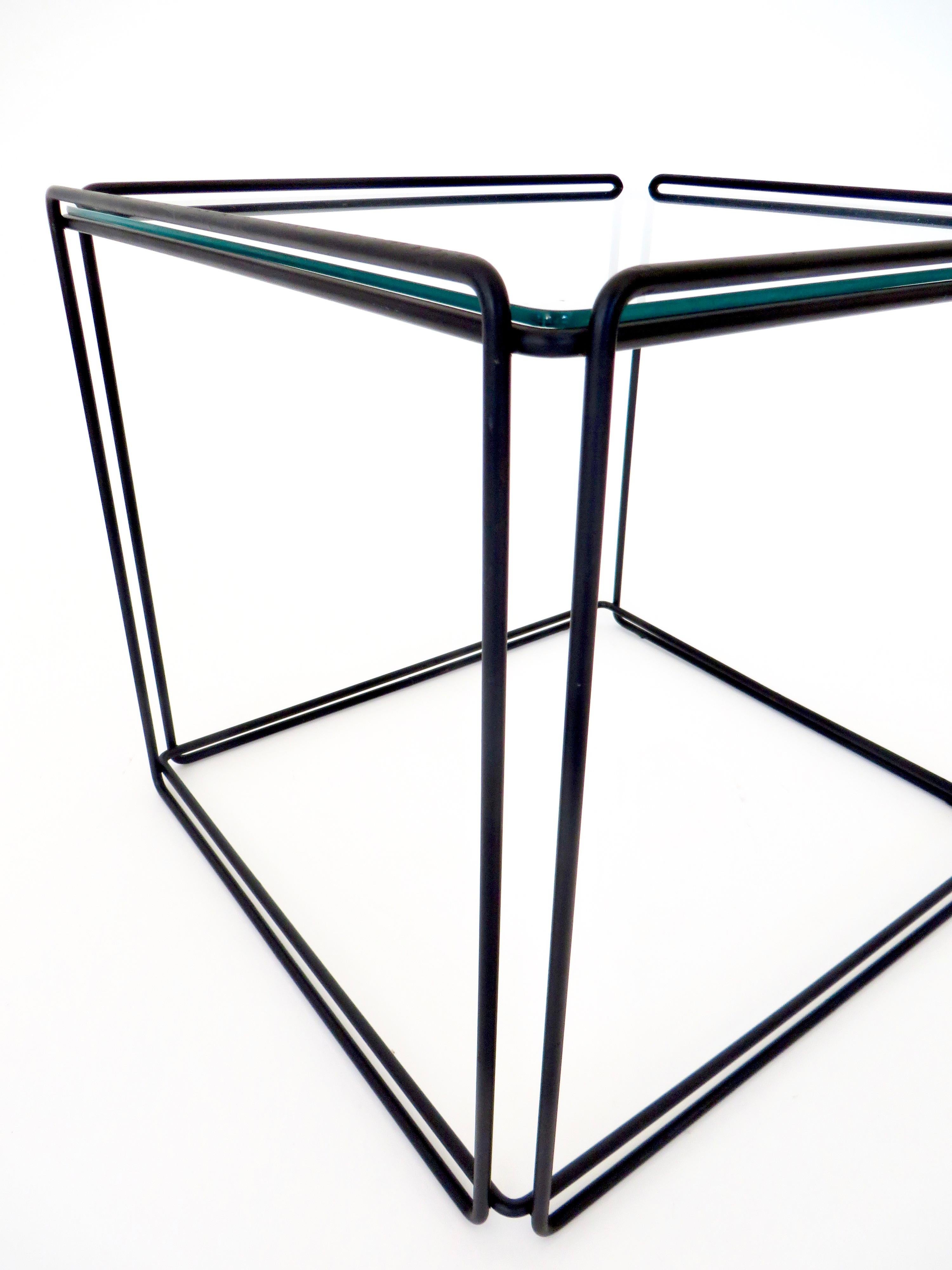 Pair of Max Sauze Isocele French Black Enameled Steel Coffee or Side Tables im Zustand „Gut“ in Chicago, IL
