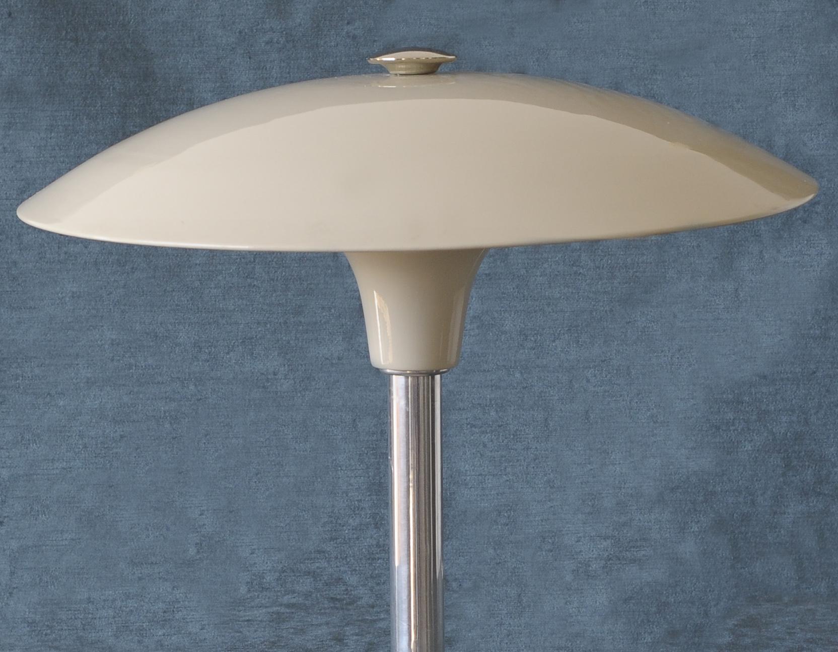 Metalwork Pair of Max Schumacher Art Deco Ivory Painted Metal Dome Table Lamps, 1930s For Sale