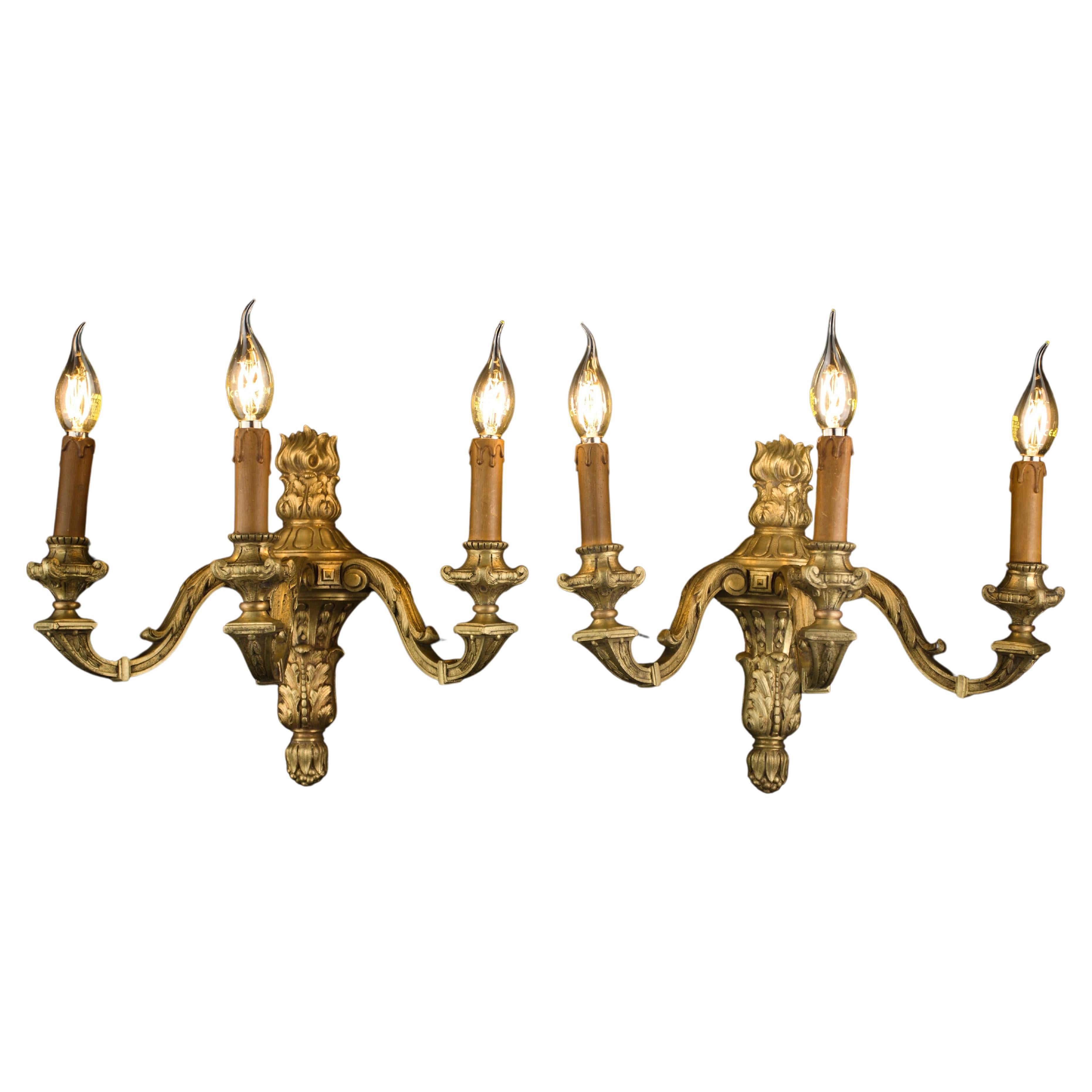 Pair of Mazarin wall lamps For Sale