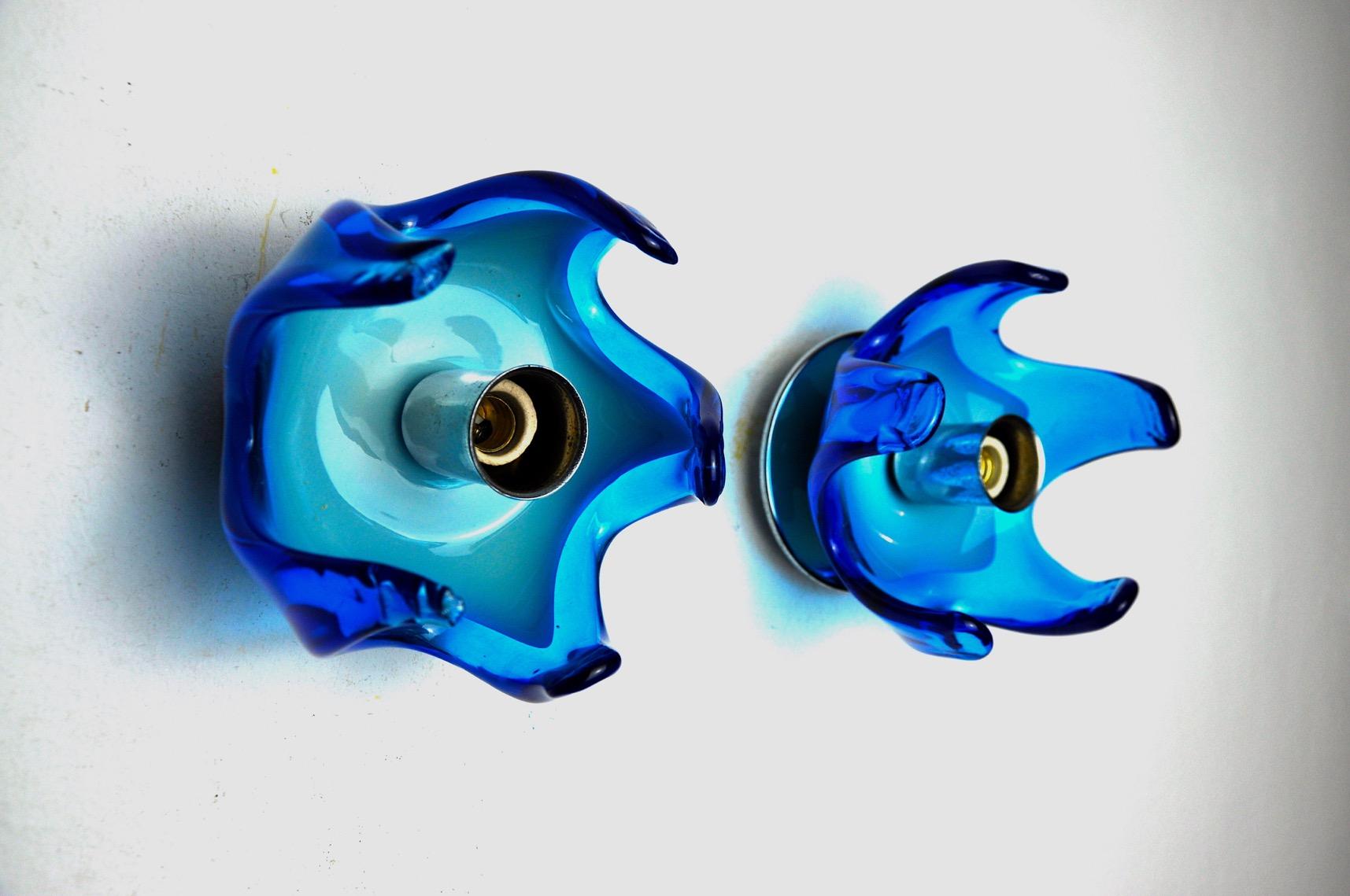 Hollywood Regency Pair of Mazzega Murano wall lights, blue two-tone glass, Italy, 1970 For Sale