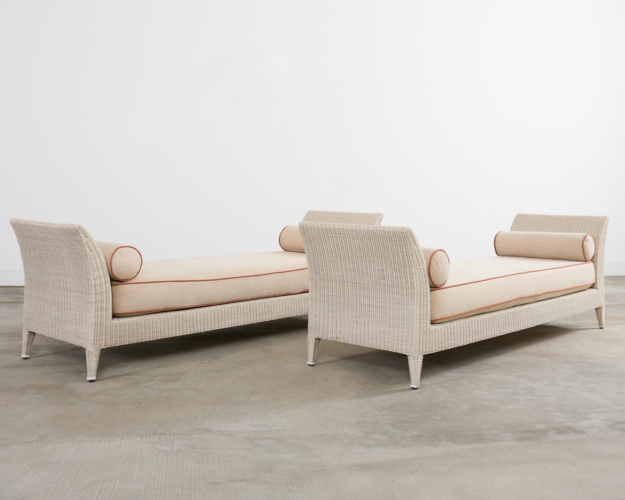 Pareja de Chaise Longue de jardín McGuire Camas de día con banco Estadounidense en venta