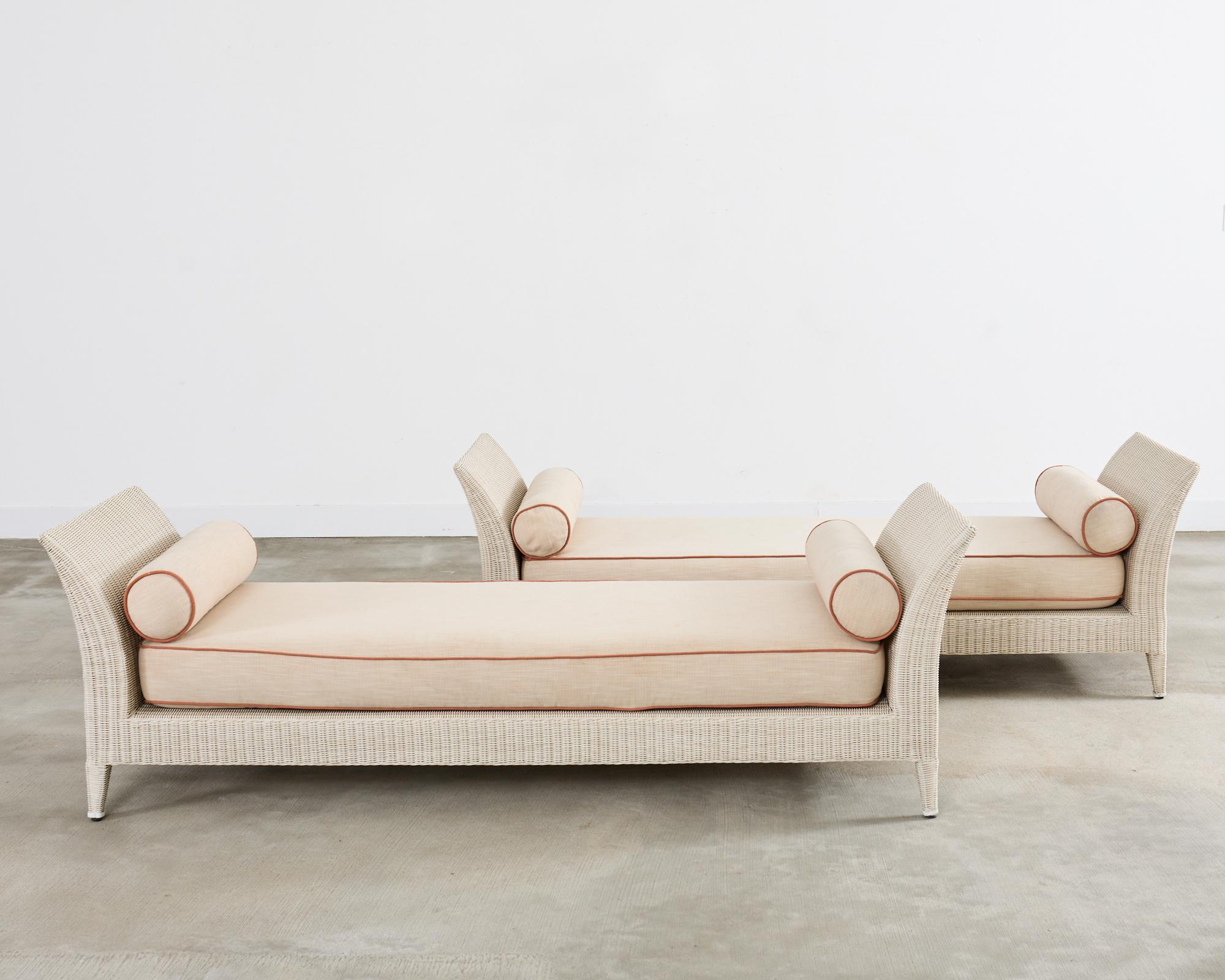 Pareja de Chaise Longue de jardín McGuire Camas de día con banco Acero en venta