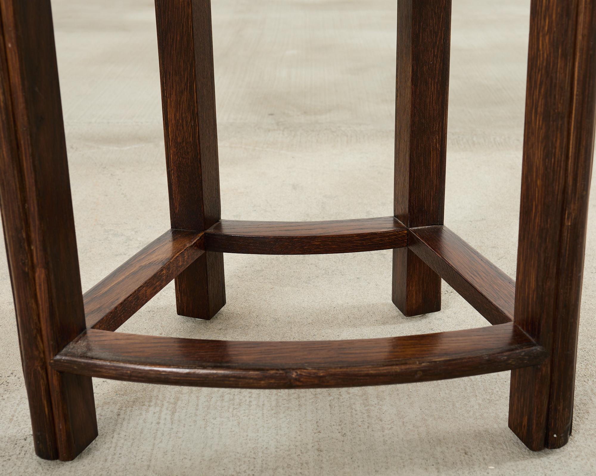 Pair of McGuire Midcentury Oak Demilune Stools en venta 9