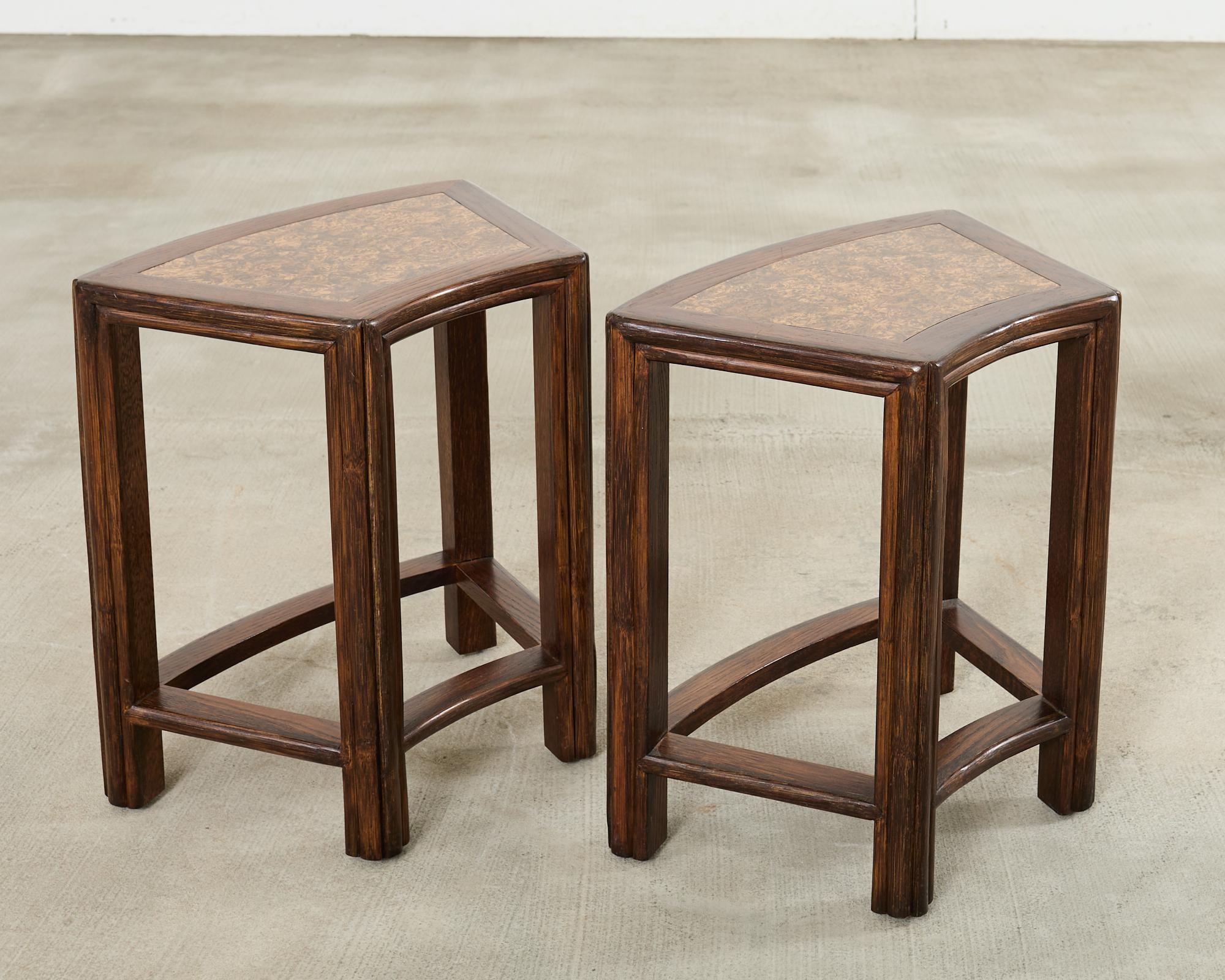 Pair of McGuire Midcentury Oak Demilune Stools Moderno de mediados de siglo en venta