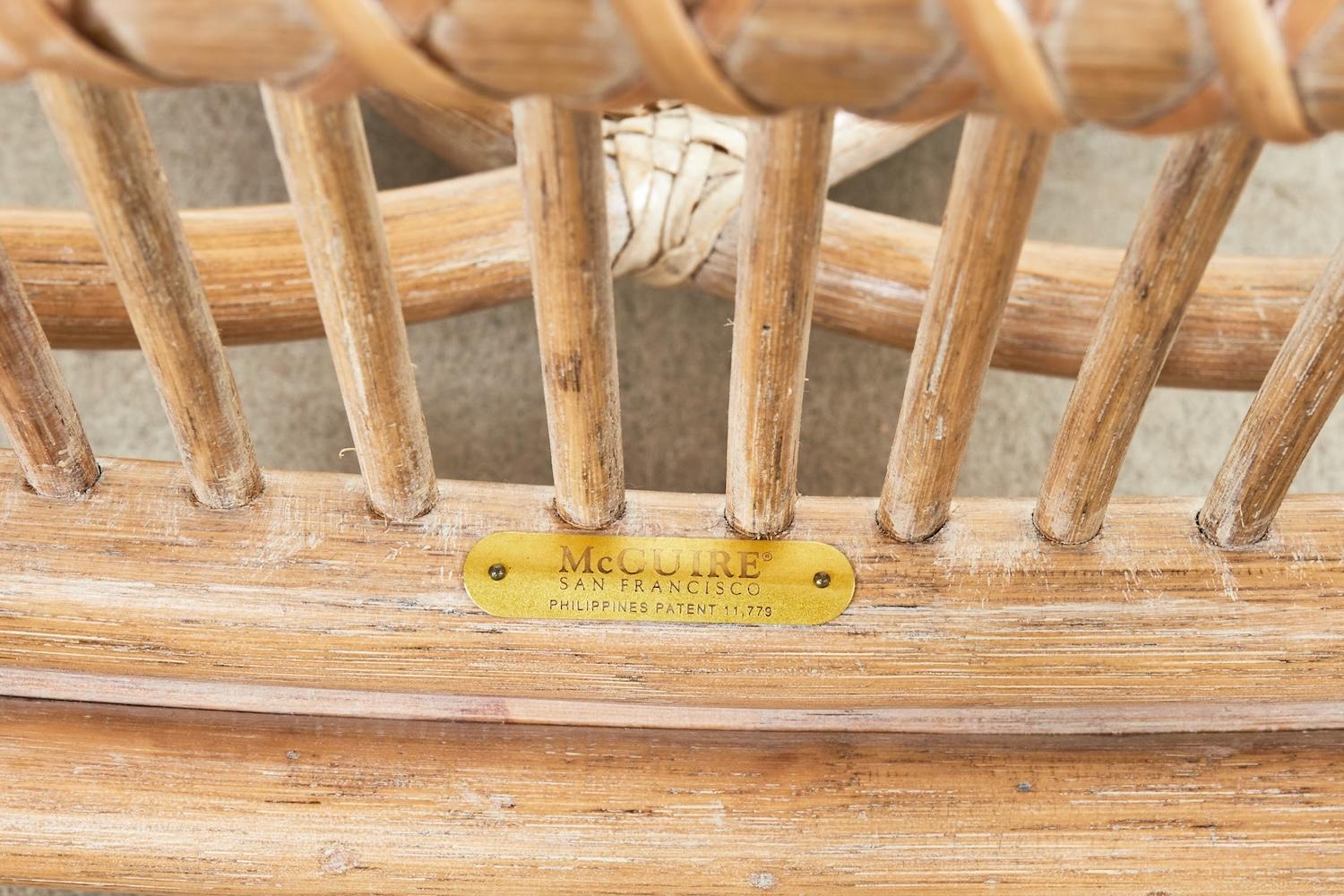 Coppia di poltrone da pranzo Leona Looping in rattan McGuire in vendita 11