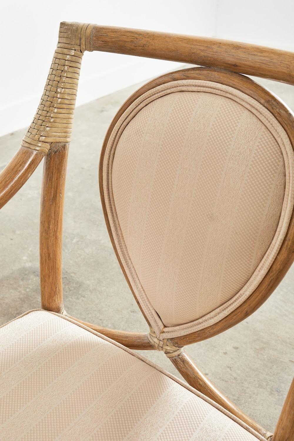 XX secolo Coppia di poltrone da pranzo Leona Looping in rattan McGuire in vendita