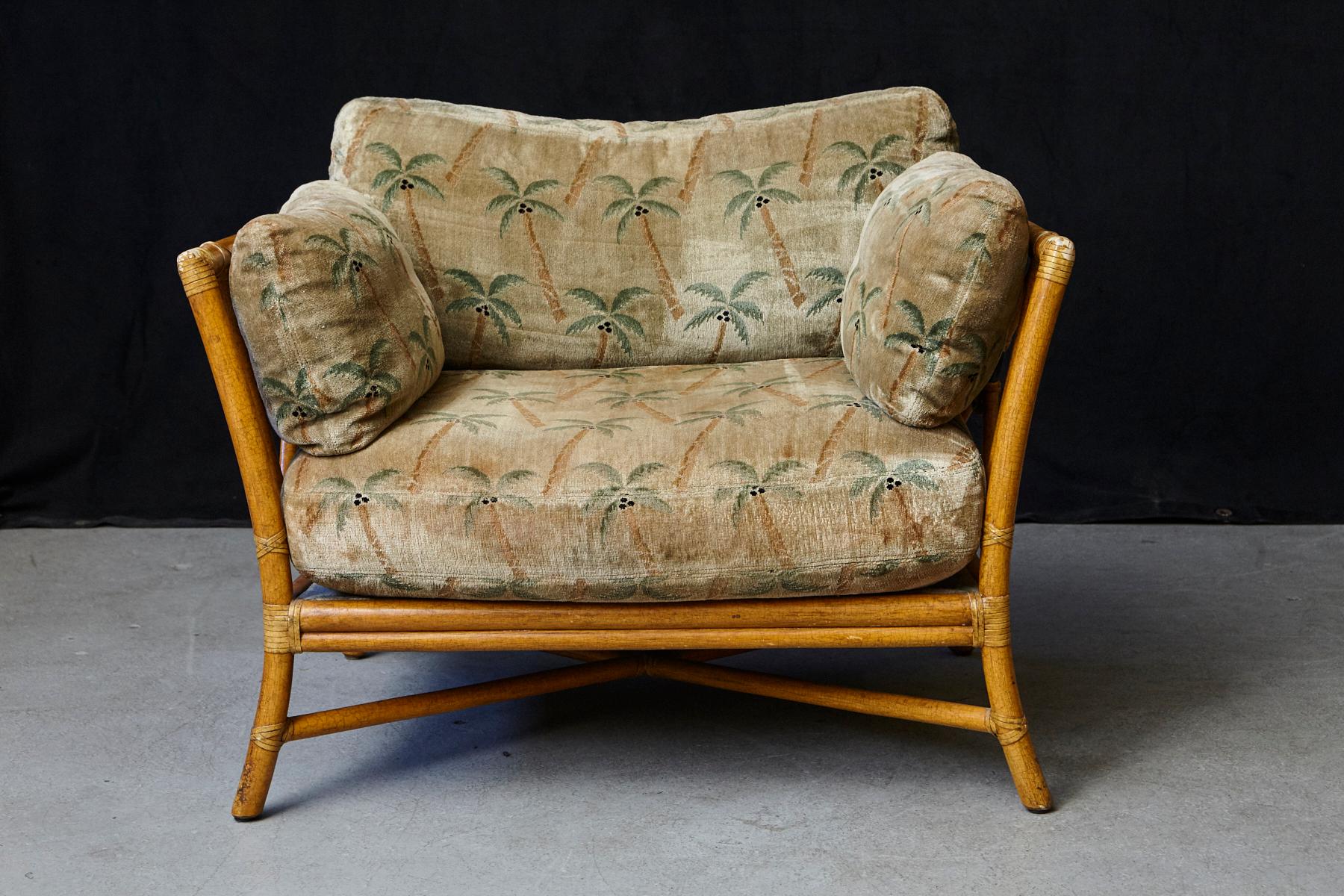 Pair of McGuire Rattan Target One & a Half Lounge Chairs with Matching Ottomans In Good Condition In Pau, FR