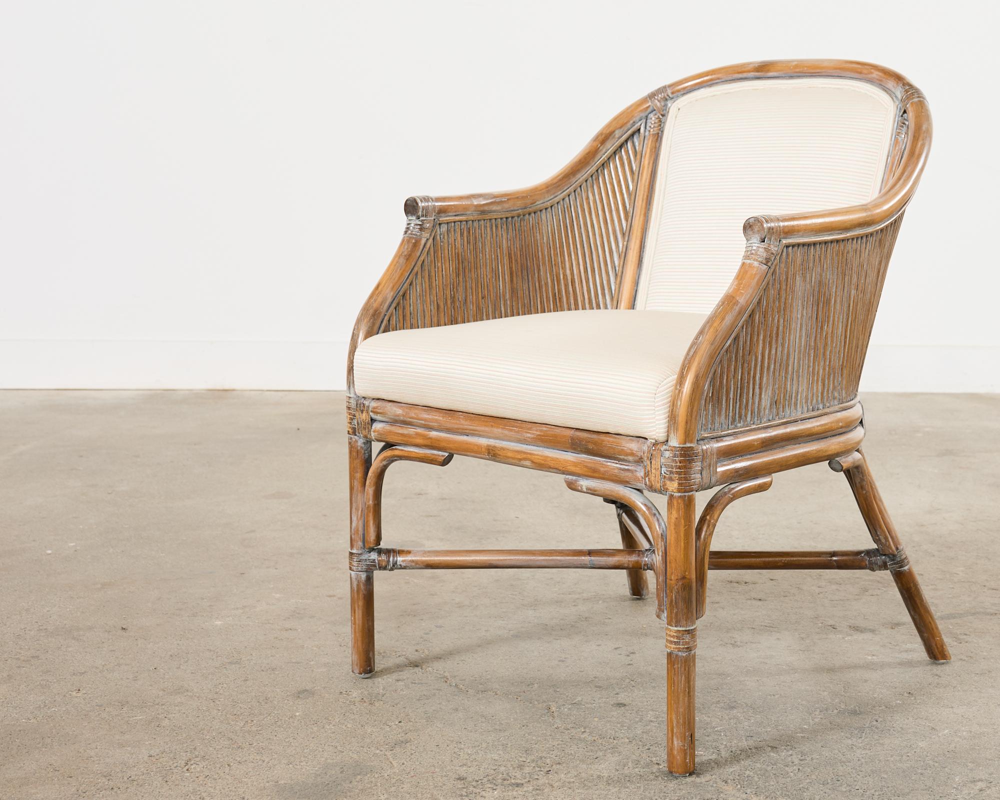 Coppia di sedie a botte in stile McGuire in rattan organico e moderno in vendita 4