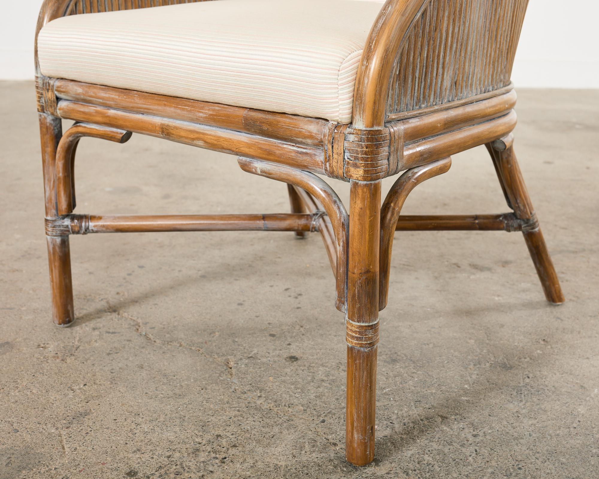 Coppia di sedie a botte in stile McGuire in rattan organico e moderno in vendita 5