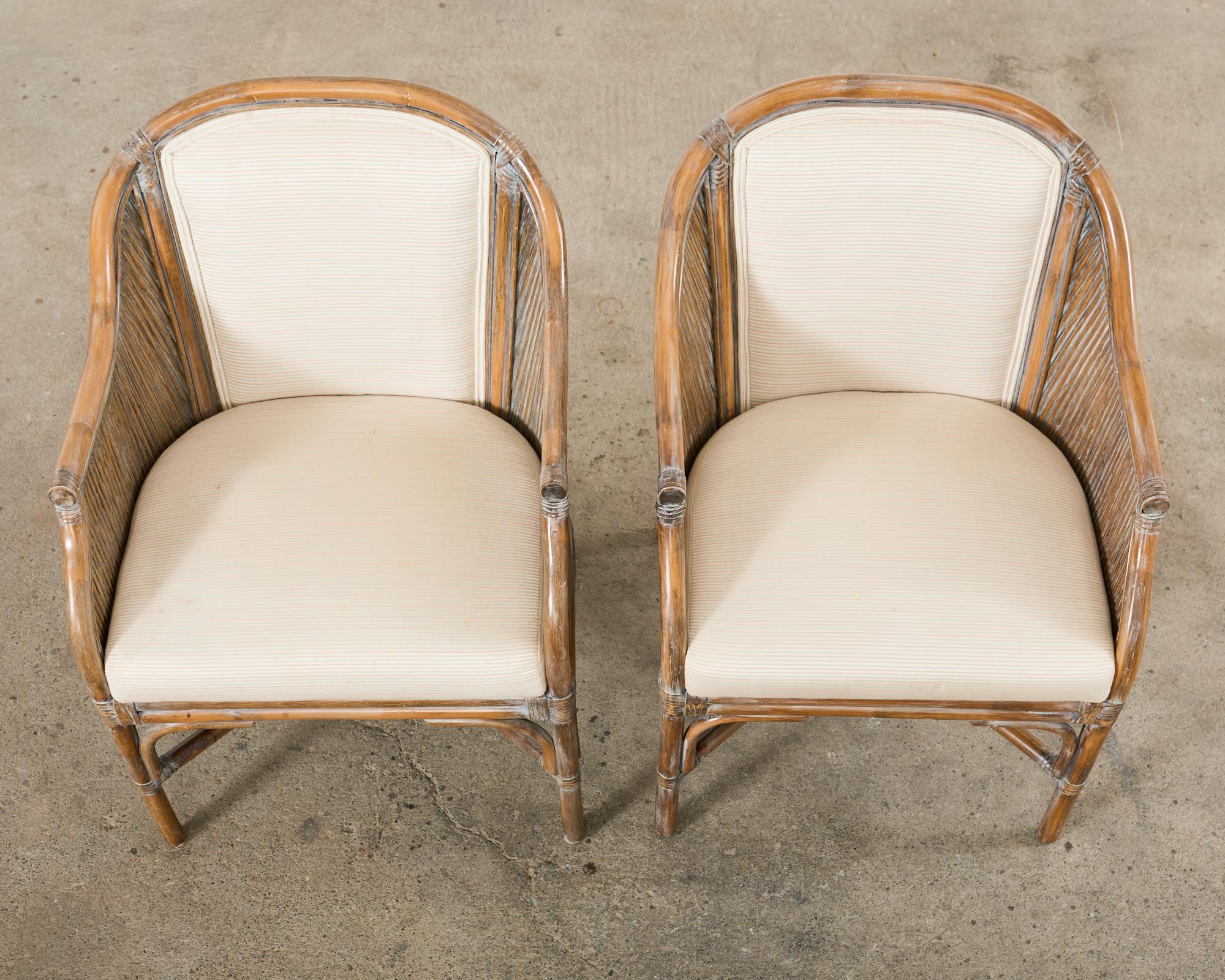 Organico moderno Coppia di sedie a botte in stile McGuire in rattan organico e moderno in vendita
