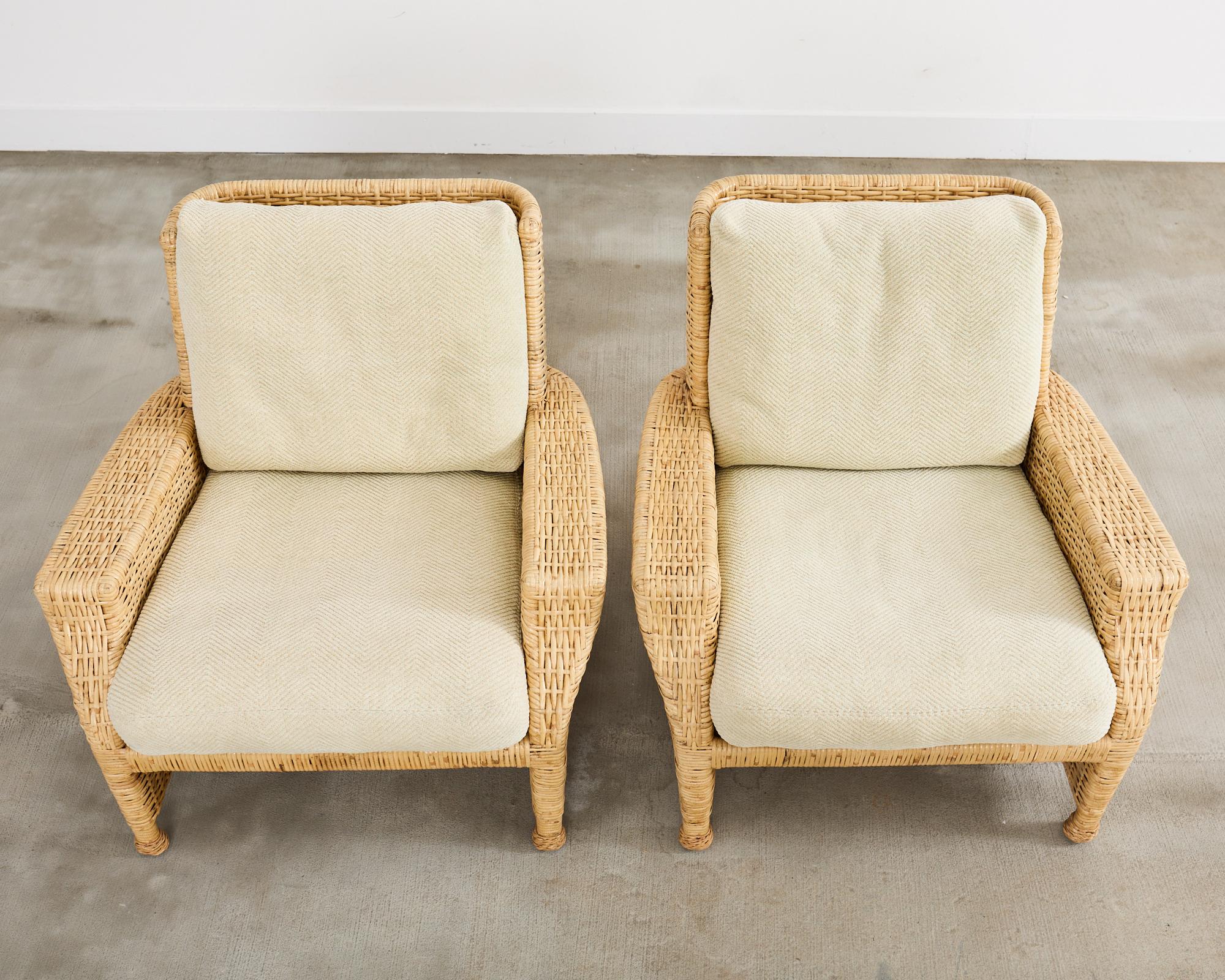 Paire de chaises longues en rotin McGuire et pouf Bon état - En vente à Rio Vista, CA