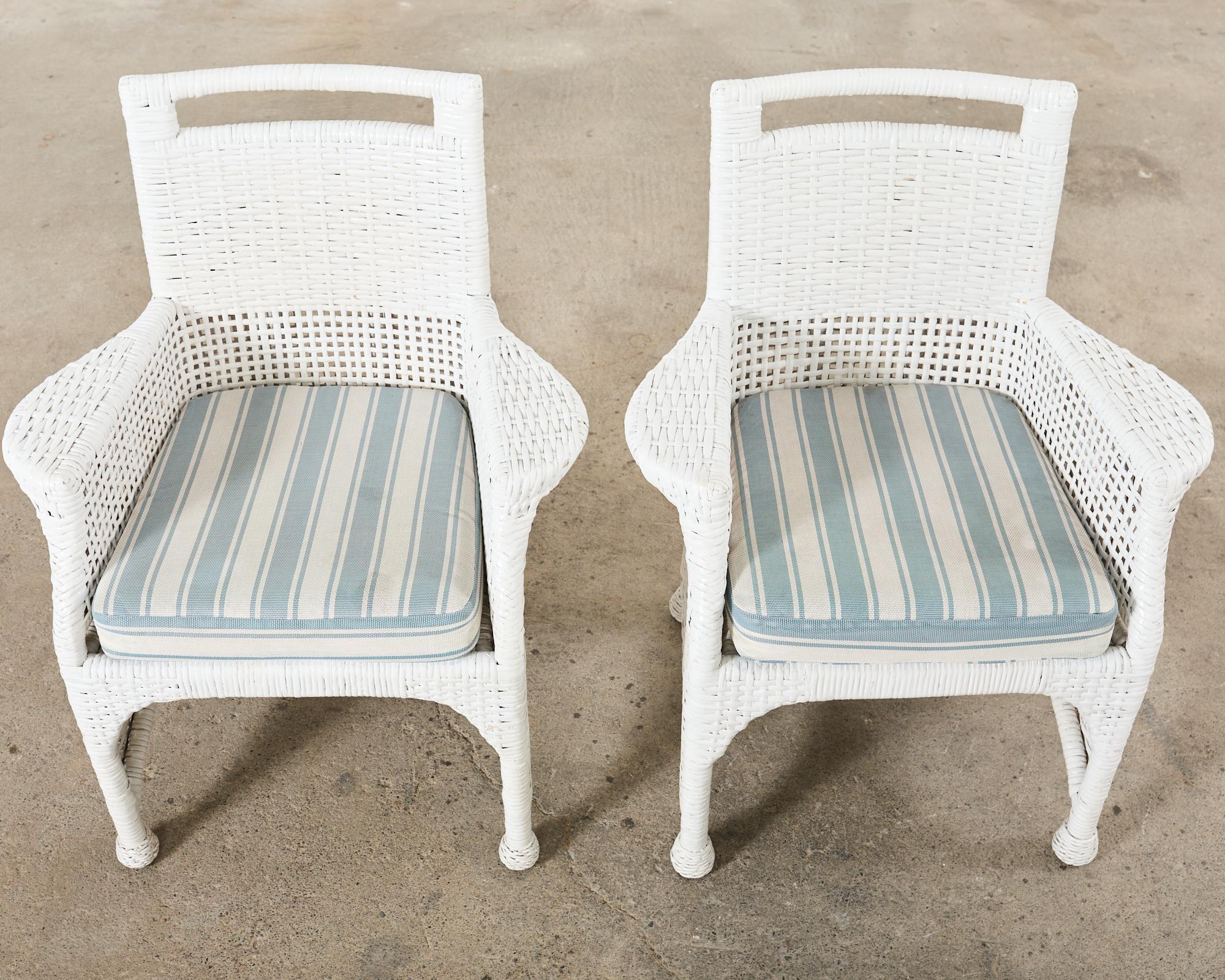 Zwei McGuire Sessel aus geflochtenem Rattangeflecht Organic Modern Armchairs  (amerikanisch) im Angebot