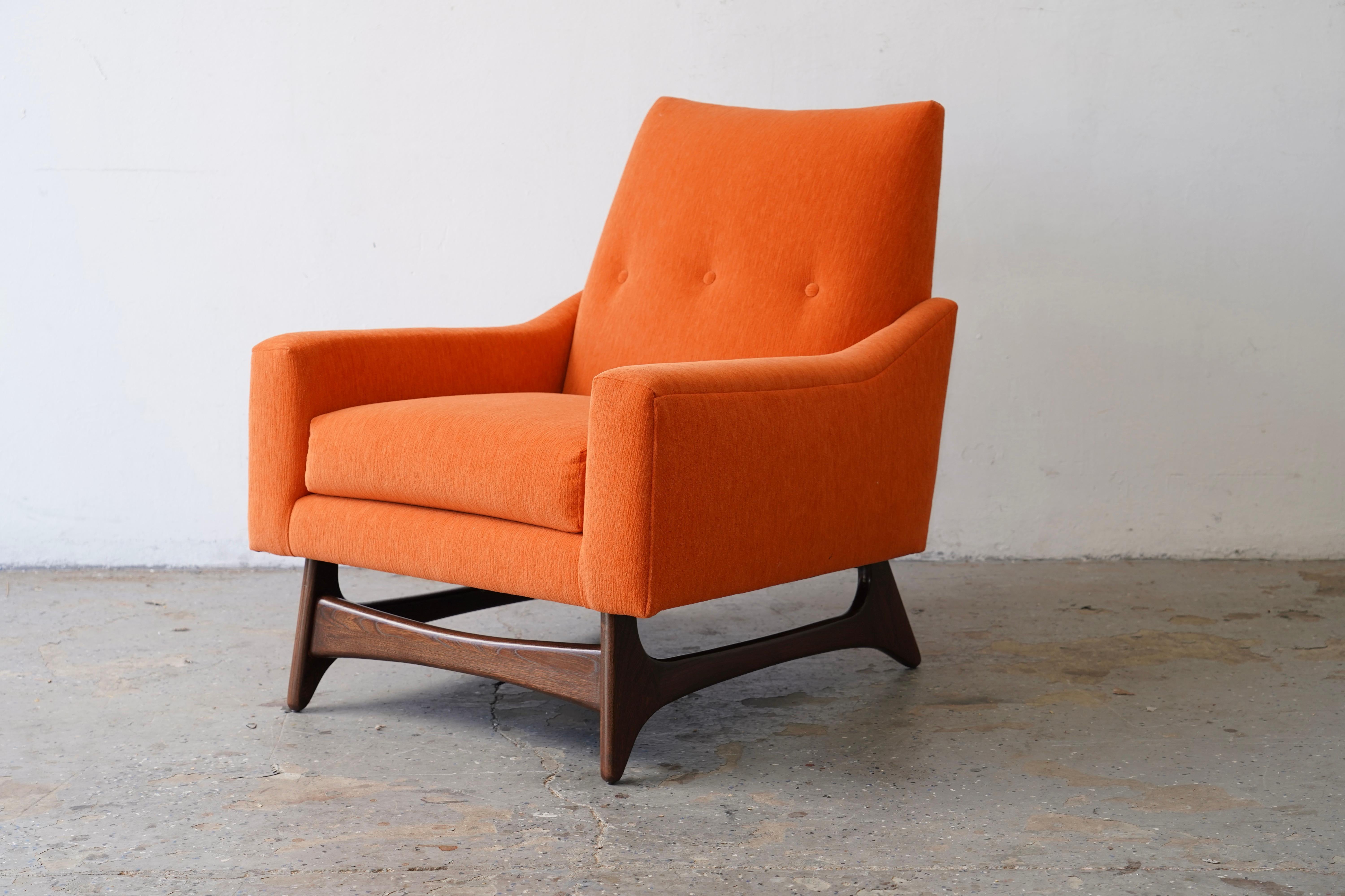 Pair of MCM Adrian Pearsall Style Leisure Collection Lounge Chairs by Kroehler In Good Condition In Las Vegas, NV
