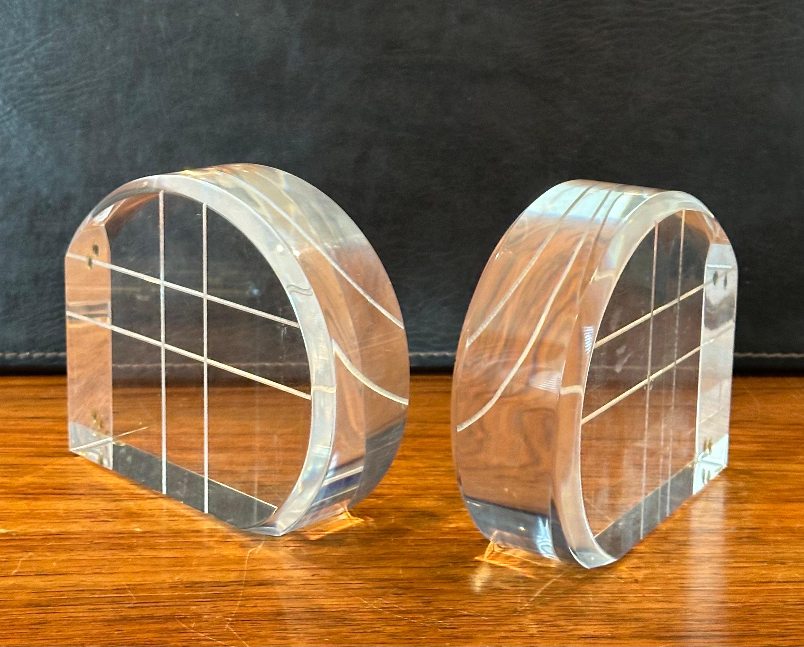 Pair of MCM Arched Lucite Bookends in the Style of Herb Ritts For Sale 7
