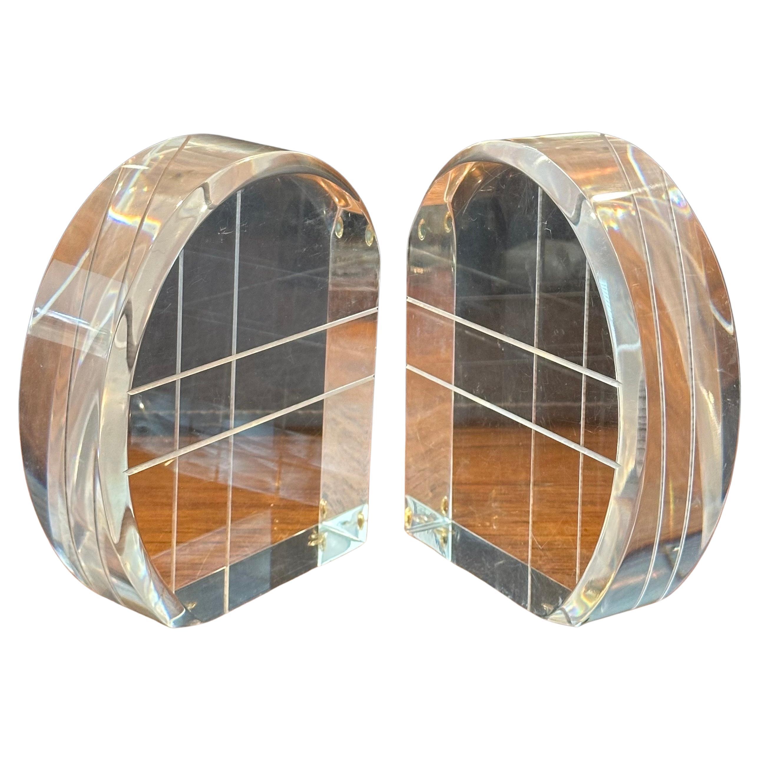 Pair of MCM Arched Lucite Bookends in the Style of Herb Ritts For Sale