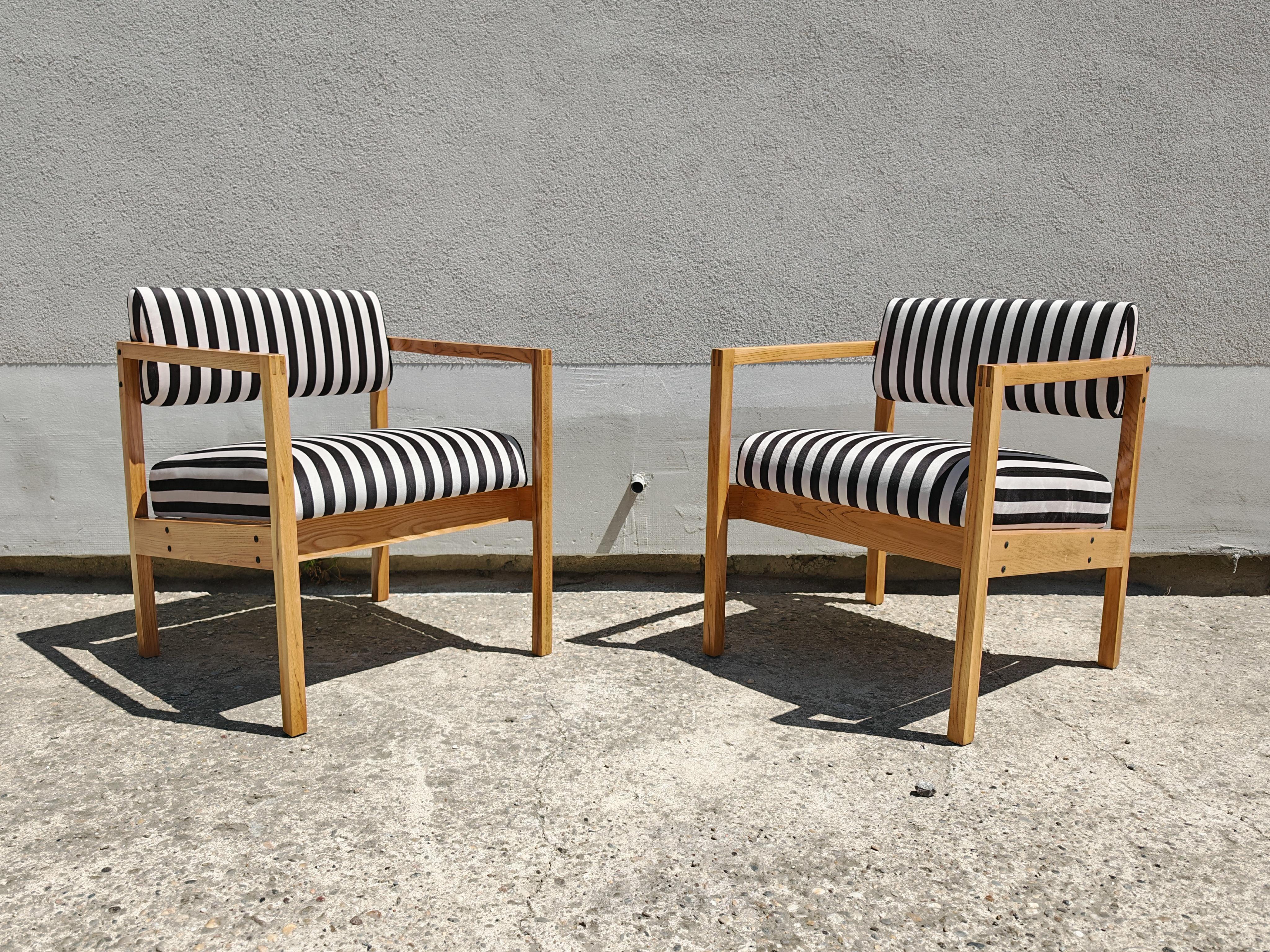 Pair of MCM Armchairs in solid Ash designed by Bernardo Bernardi, Yugoslavia For Sale 7
