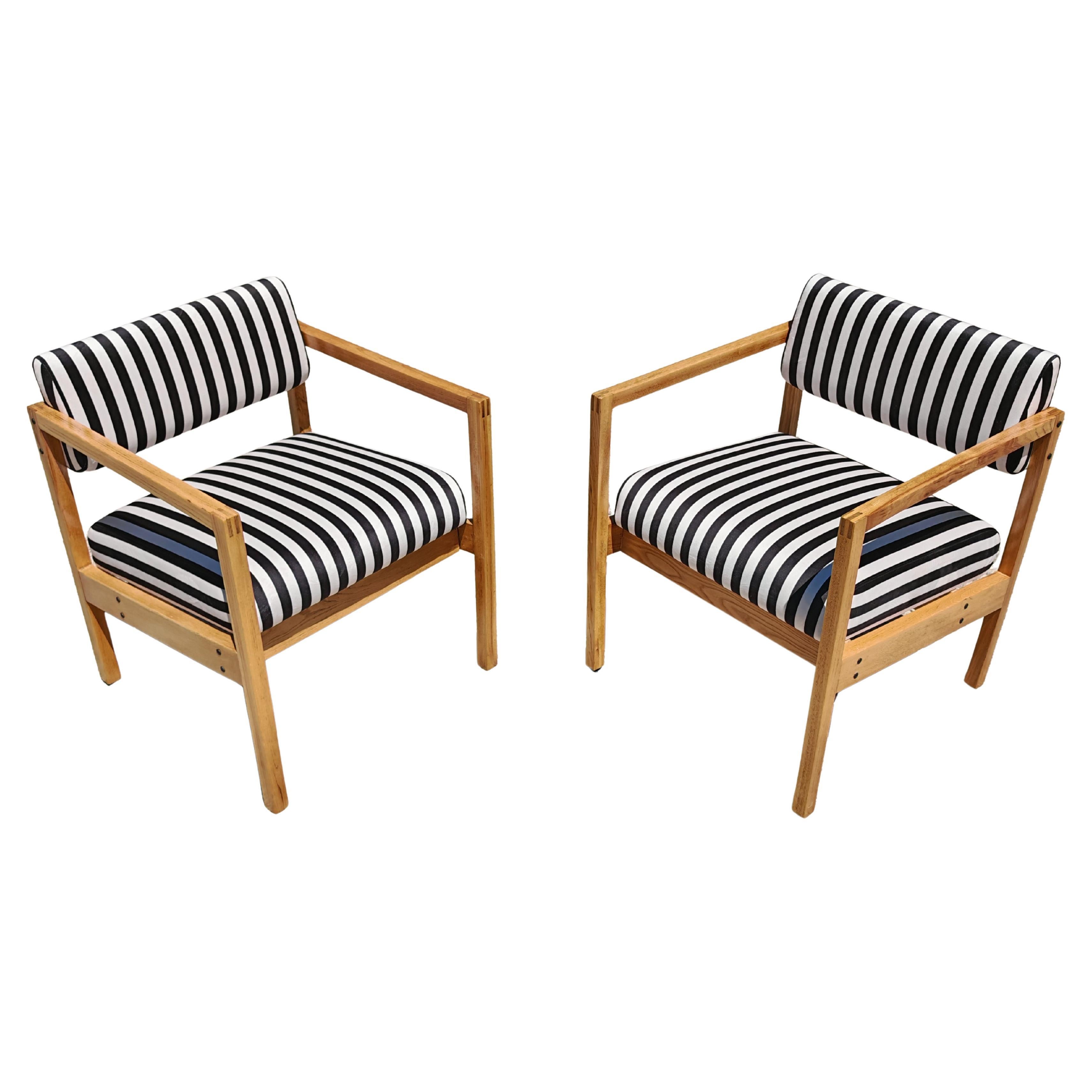 Pair of MCM Armchairs in solid Ash designed by Bernardo Bernardi, Yugoslavia For Sale