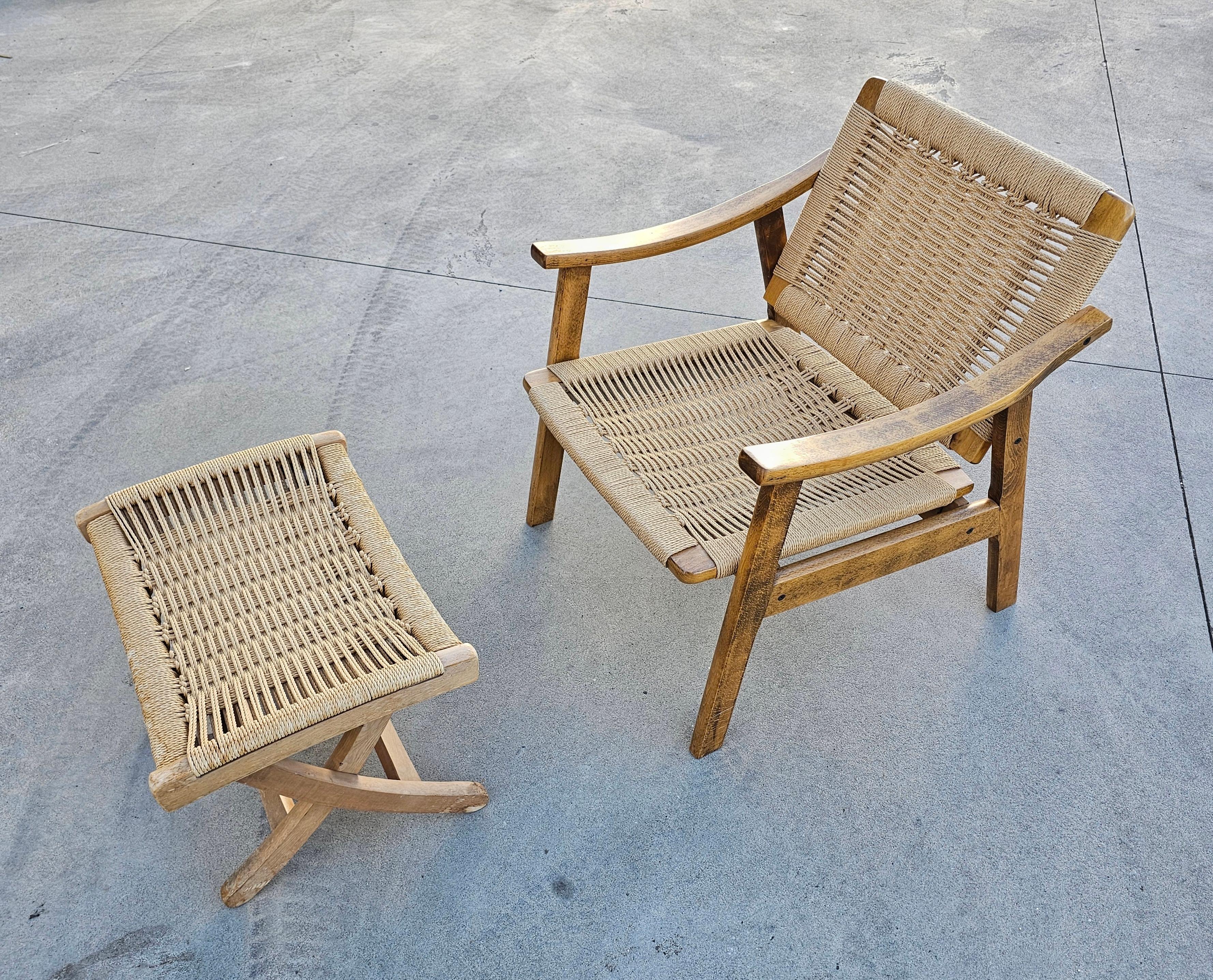 Pair of MCM Armchairs with Ottomans in style of Hans J. Wegner, Yugoslavia 1960s For Sale 2