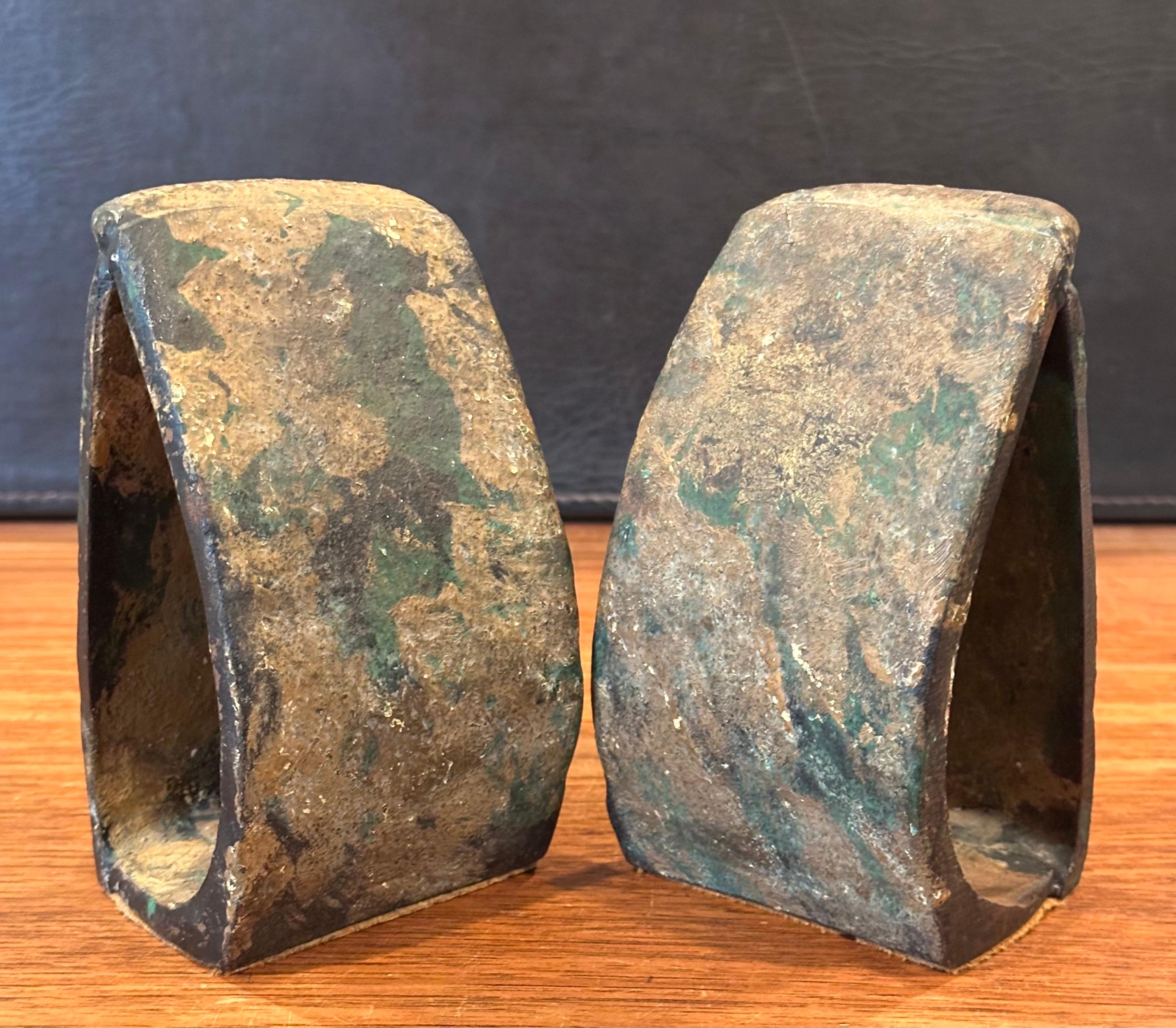 Pair of MCM Brutalist Forged Iron Owl Bookends In the Style of Isamu Noguchi For Sale 6