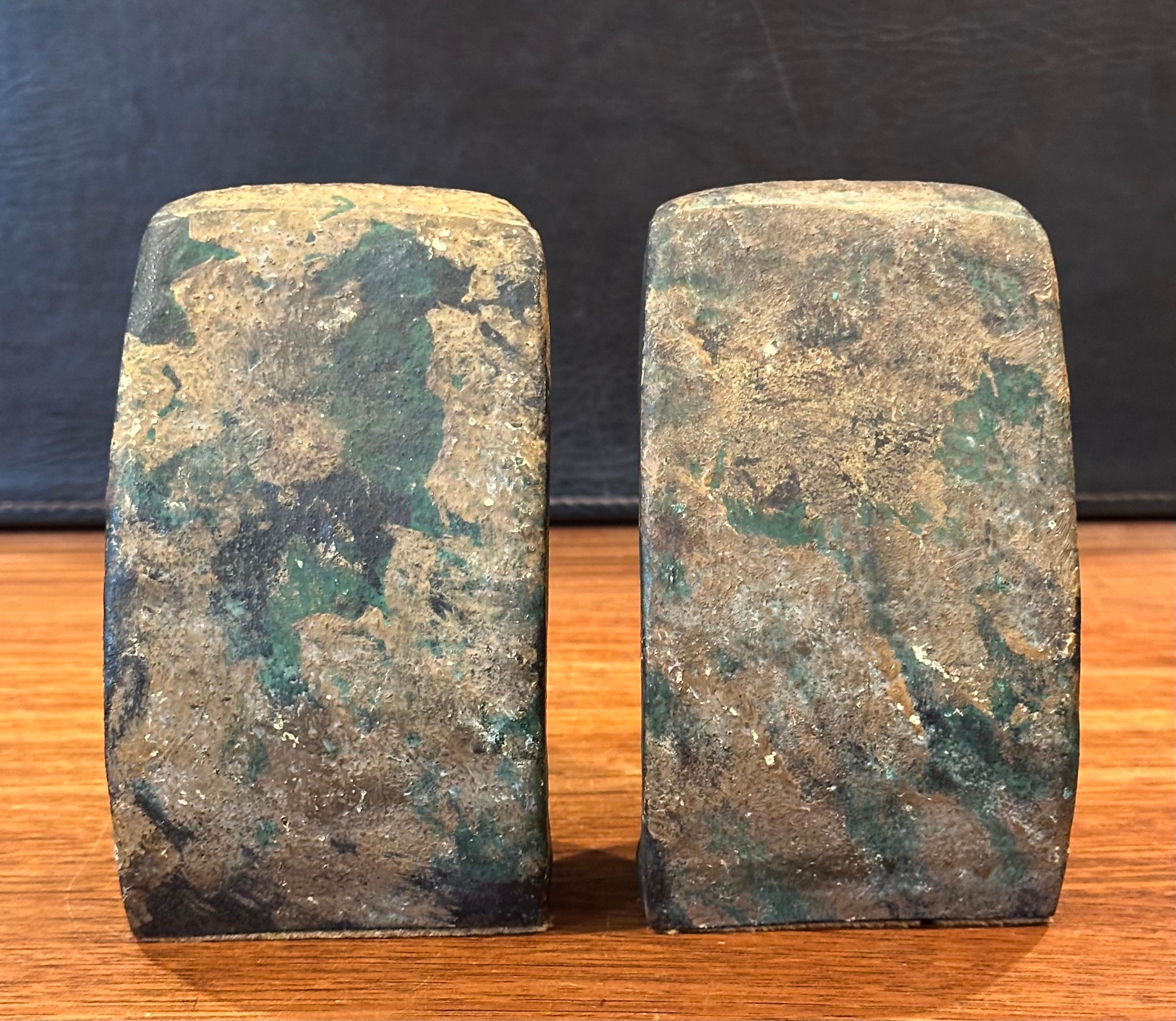Pair of MCM Brutalist Forged Iron Owl Bookends In the Style of Isamu Noguchi For Sale 9