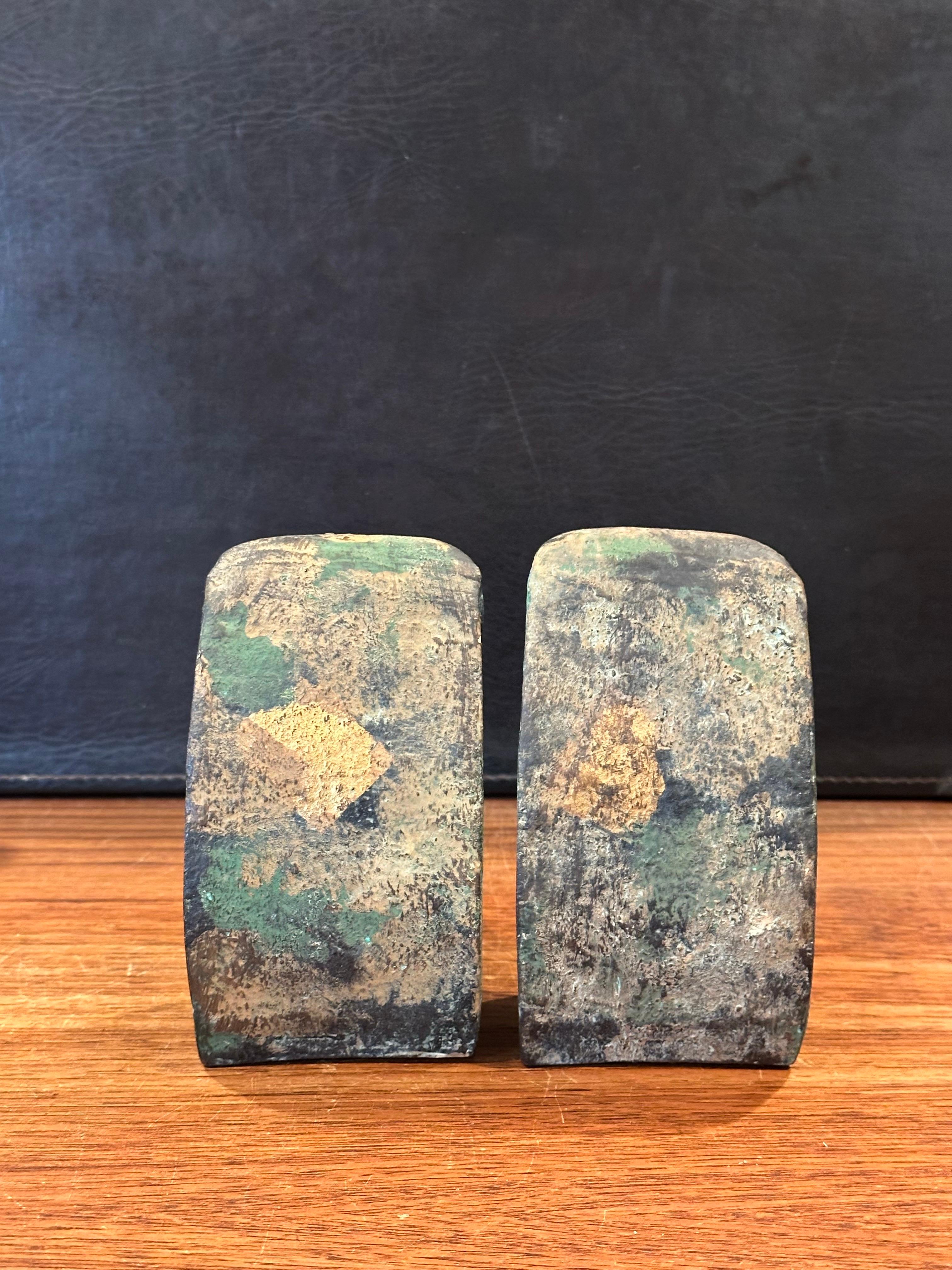 Pair of MCM Brutalist Forged Iron Owl Bookends In the Style of Isamu Noguchi For Sale 12